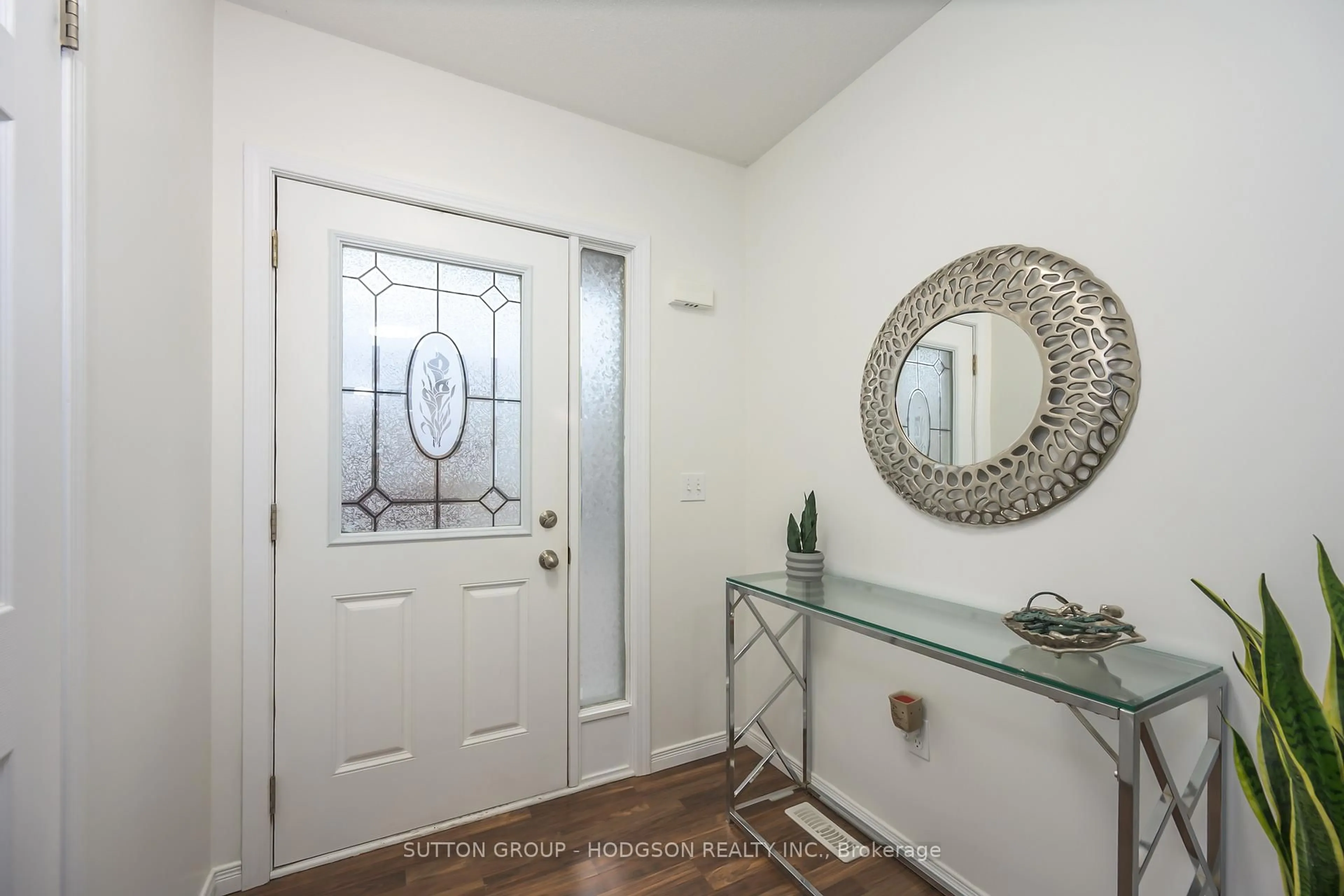 Indoor entryway for 1600 Mickleborough Dr #72, London North Ontario N6G 5R9