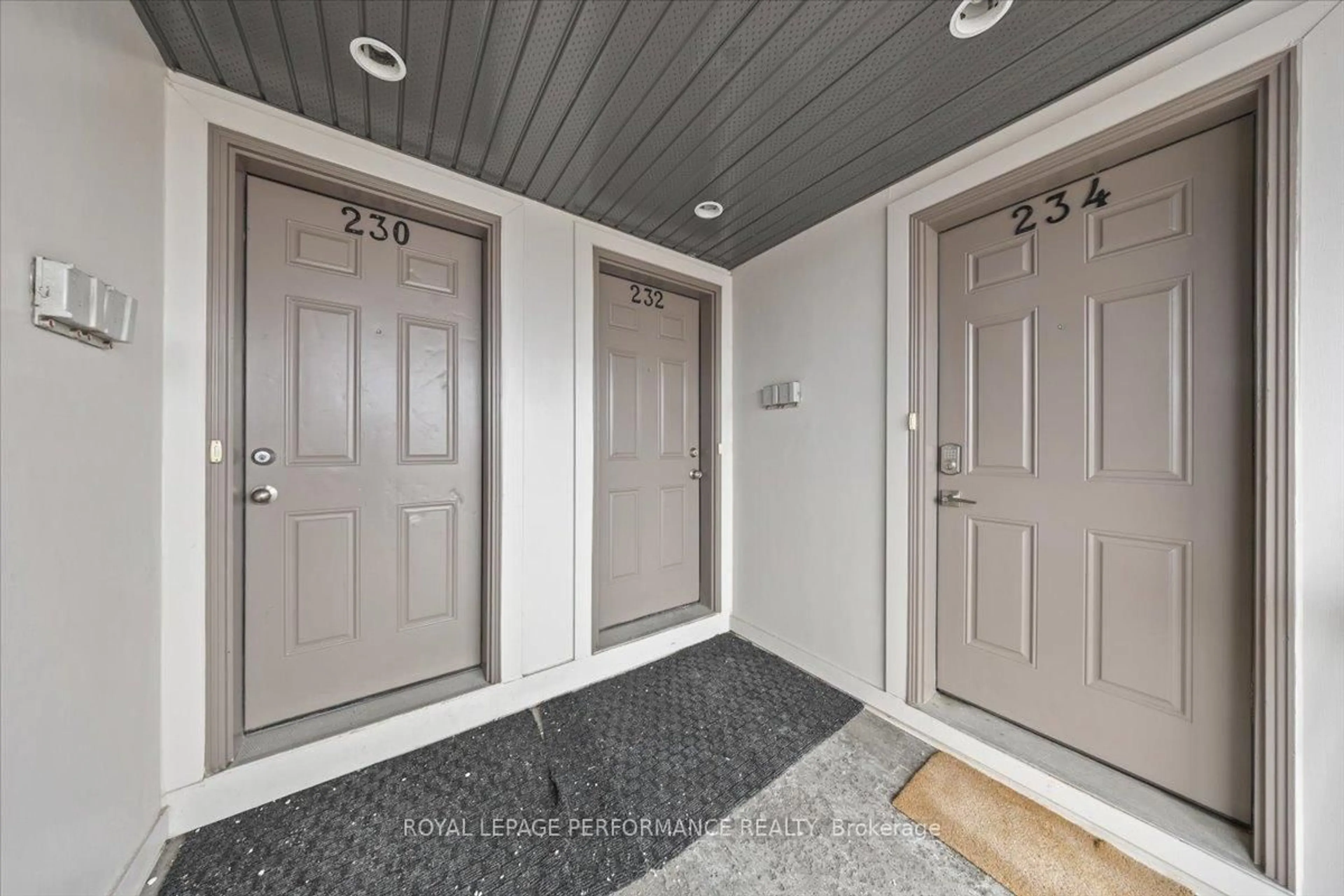 Indoor entryway for 232 Shanly Private, Ottawa Ontario K2J 5X6