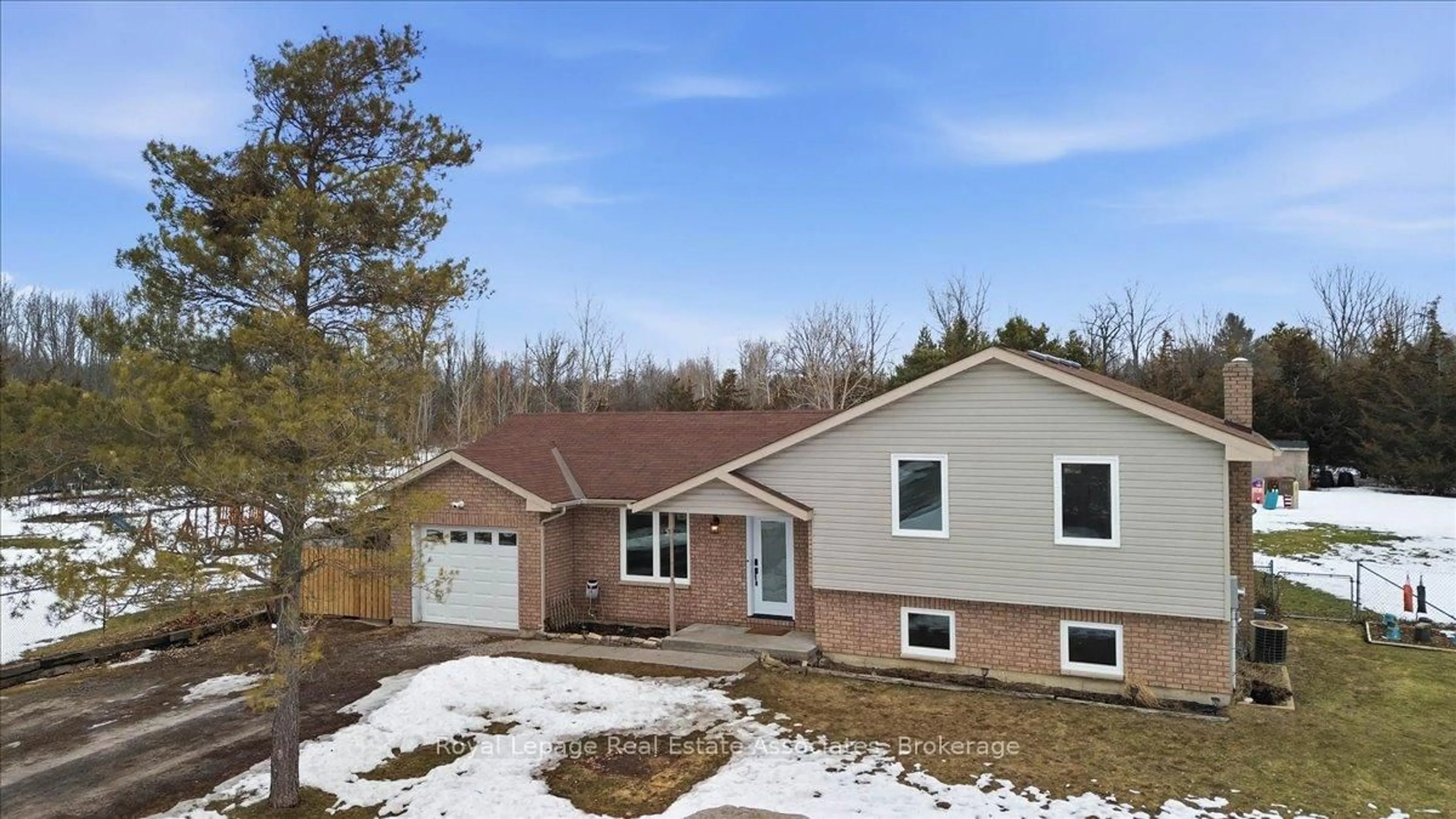 Home with vinyl exterior material, unknown for 649 Bigford Rd, Brighton Ontario K0K 1H0