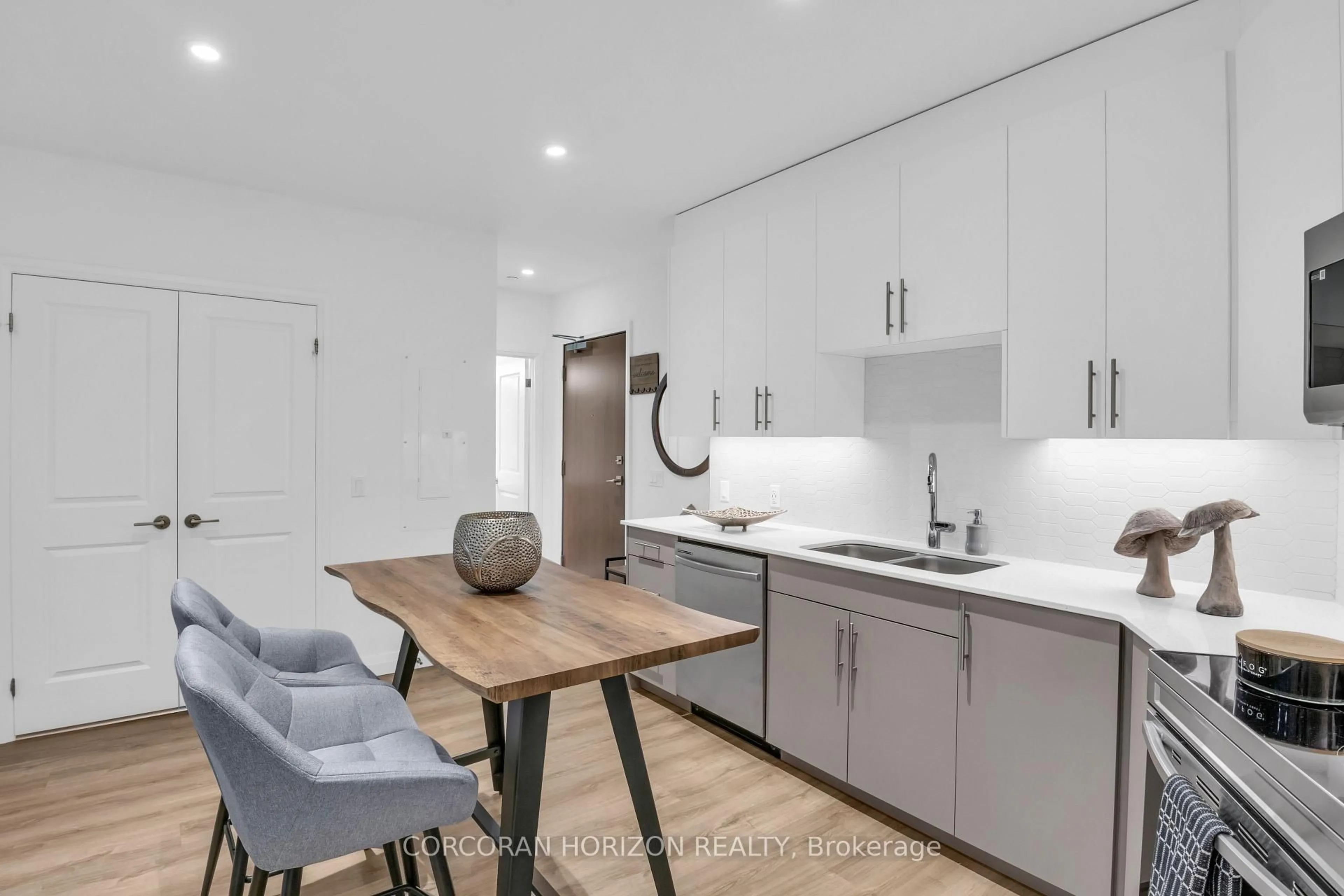 Open concept kitchen, unknown for 525 New Dundee Rd #507, Kitchener Ontario N2P 2L1