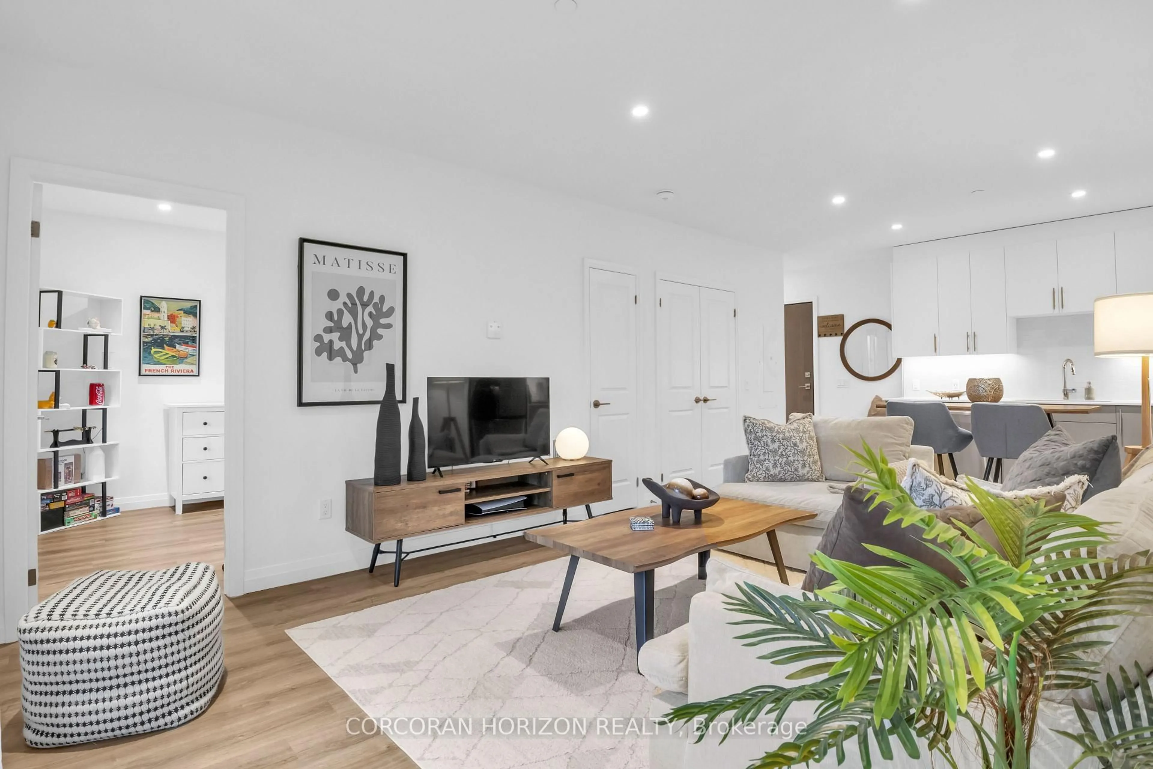 Living room with furniture, unknown for 525 New Dundee Rd #507, Kitchener Ontario N2P 2L1