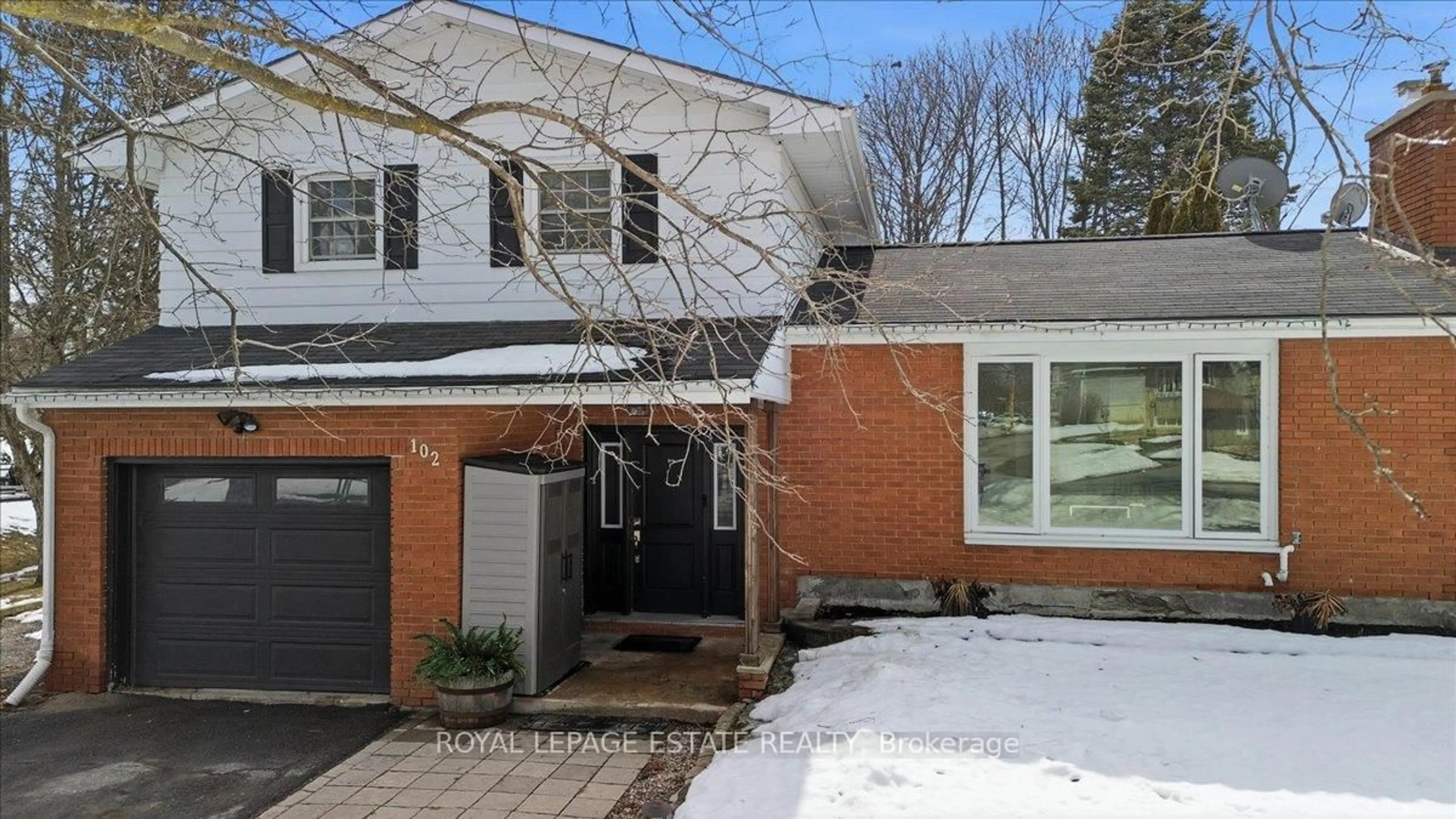 Home with brick exterior material, street for 102 GREENFIELD Park, Corbyville Ontario K0K 1V0