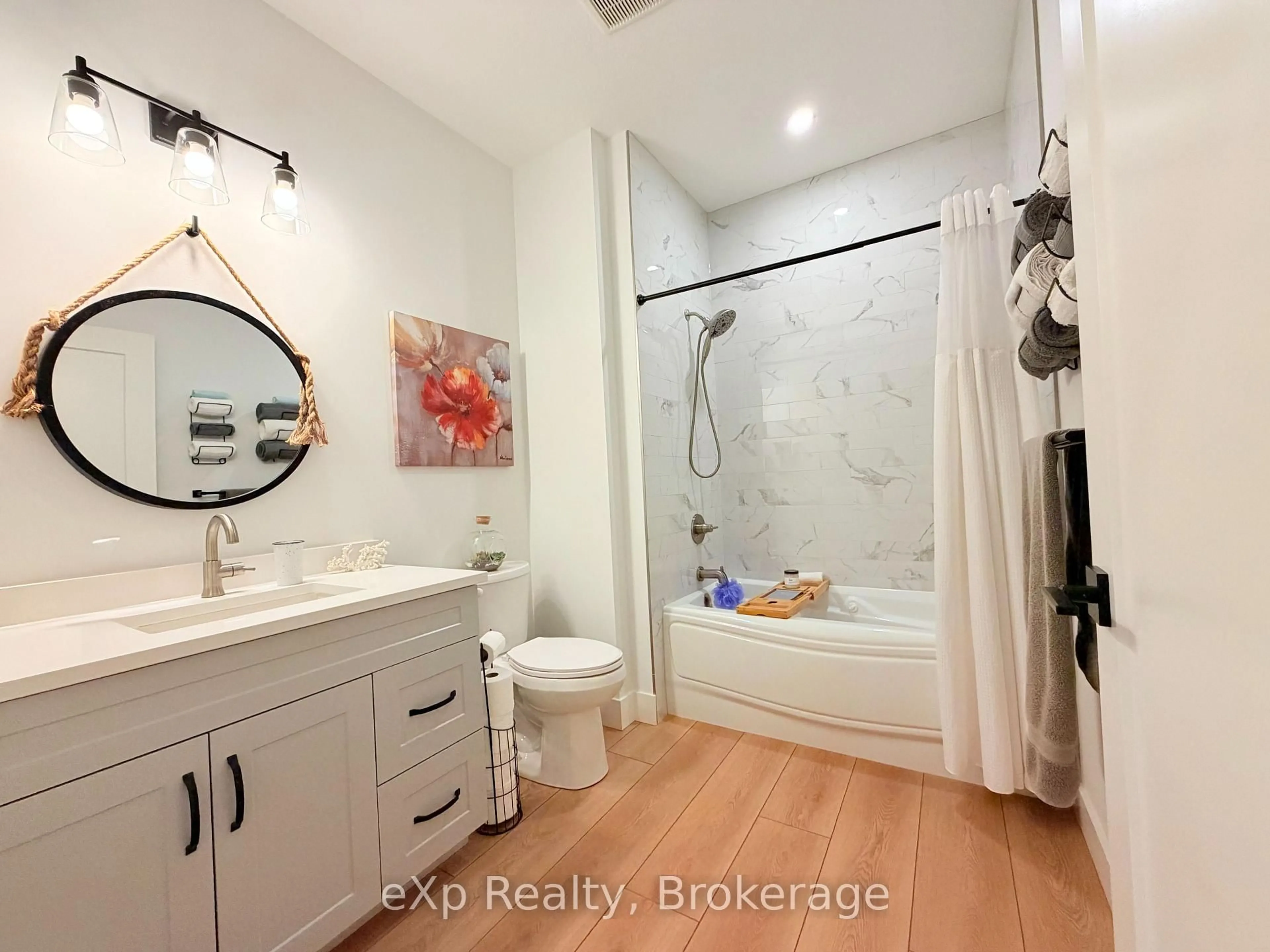 Contemporary bathroom, ceramic/tile floor for 108 Irishwood Lane, Brockton Ontario N0G 2V0