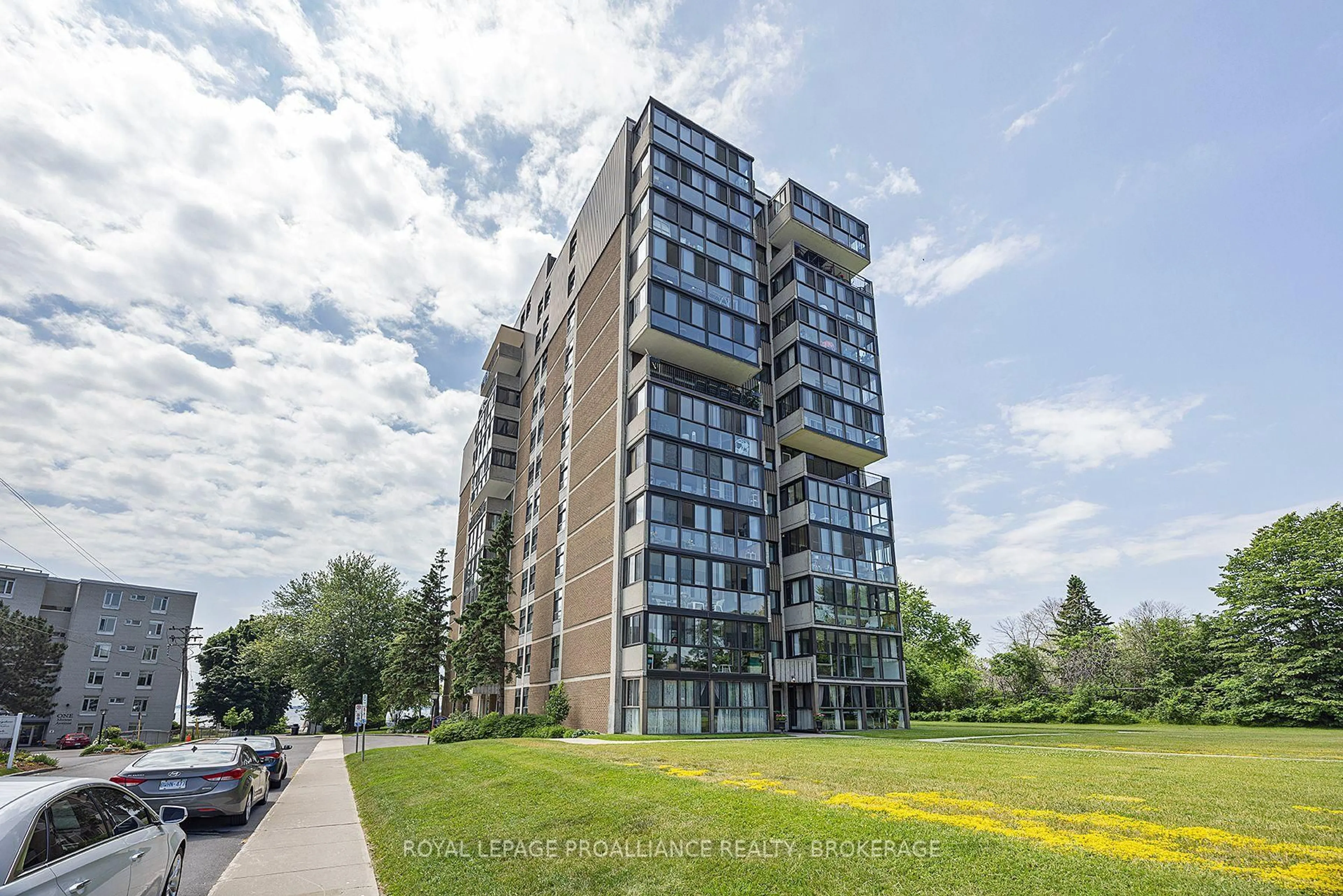 A pic from outside/outdoor area/front of a property/back of a property/a pic from drone, building for 2 Mowat Ave #903, Kingston Ontario K7M 1K1