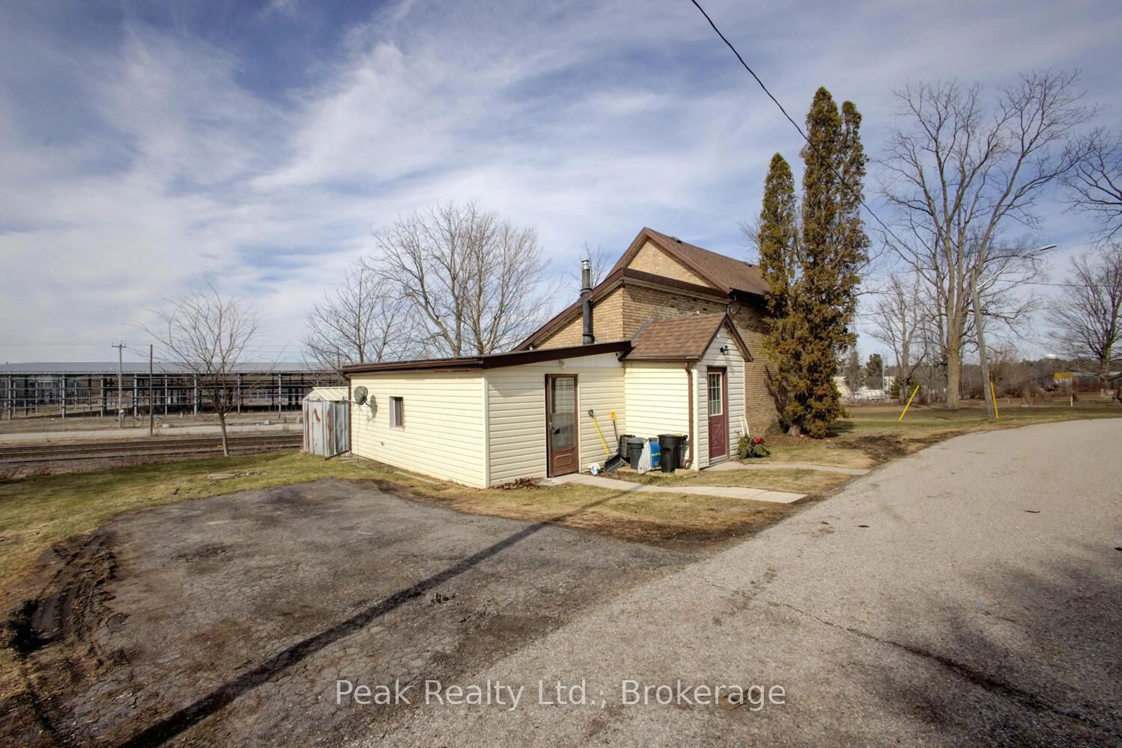 Unknown for 295 Vincent St, Woodstock Ontario N4S 5M2