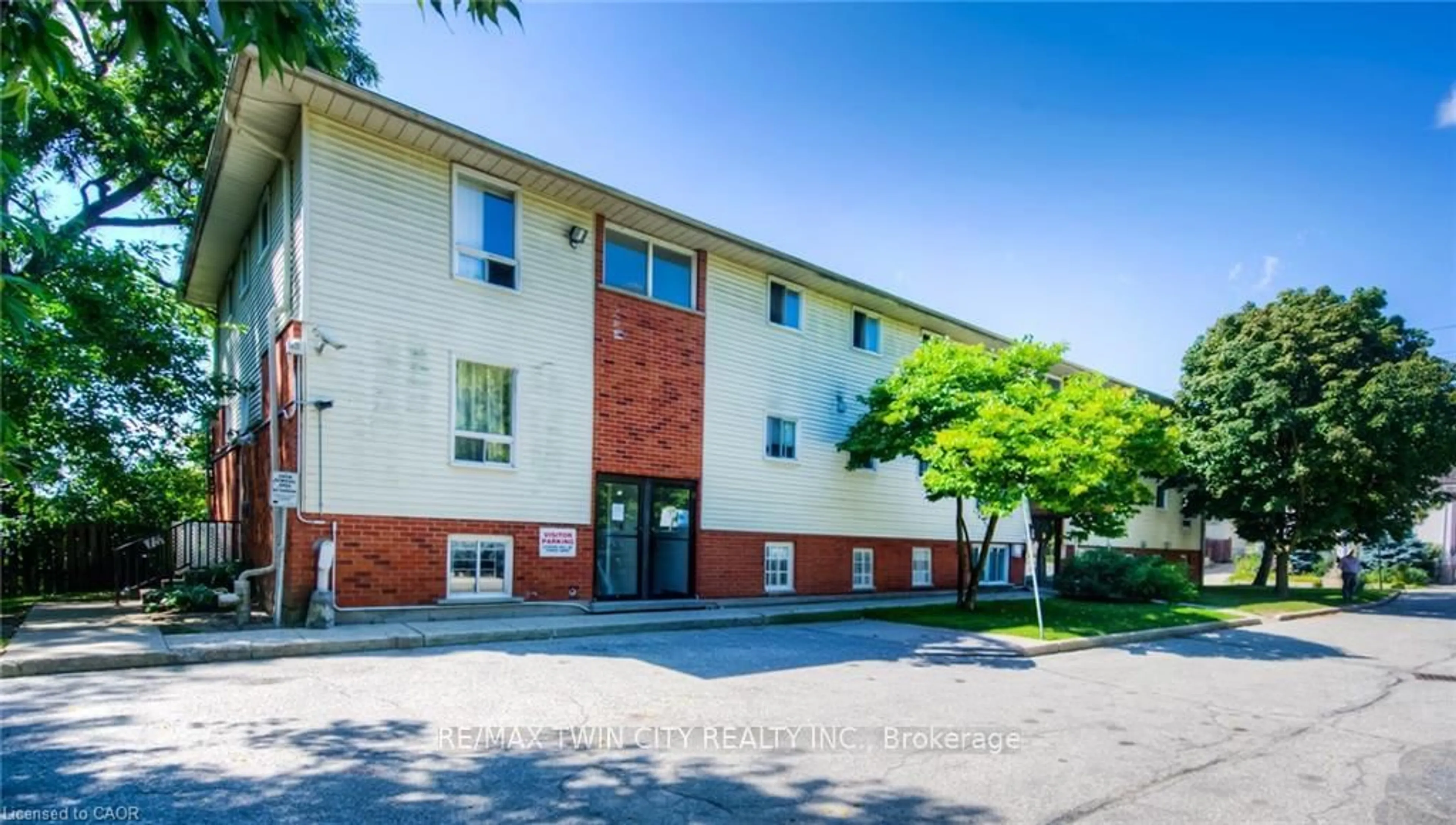 Unknown for 119 CEDAR St #15, Waterloo Ontario N2G 3L6