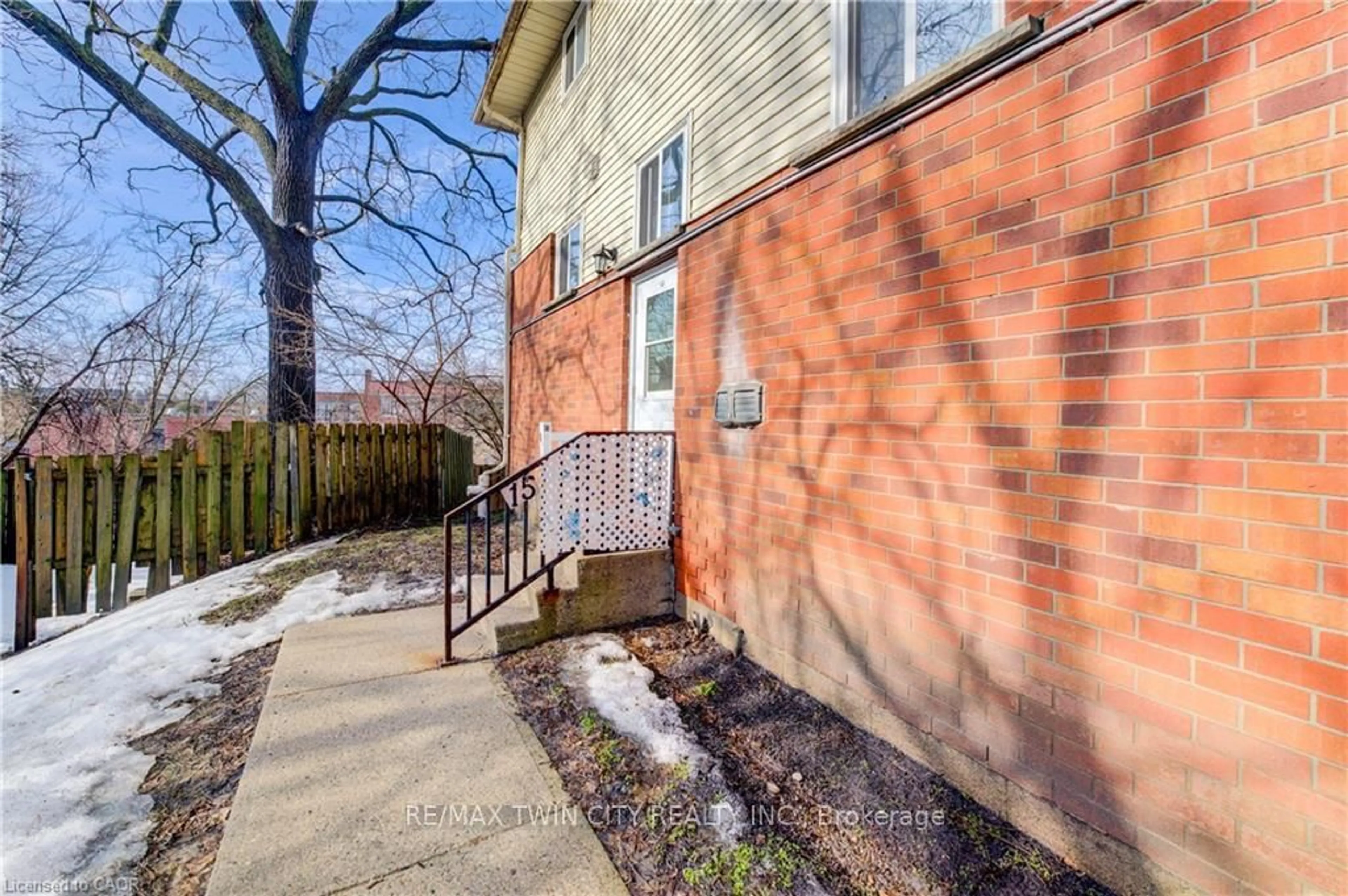 Unknown for 119 CEDAR St #15, Waterloo Ontario N2G 3L6