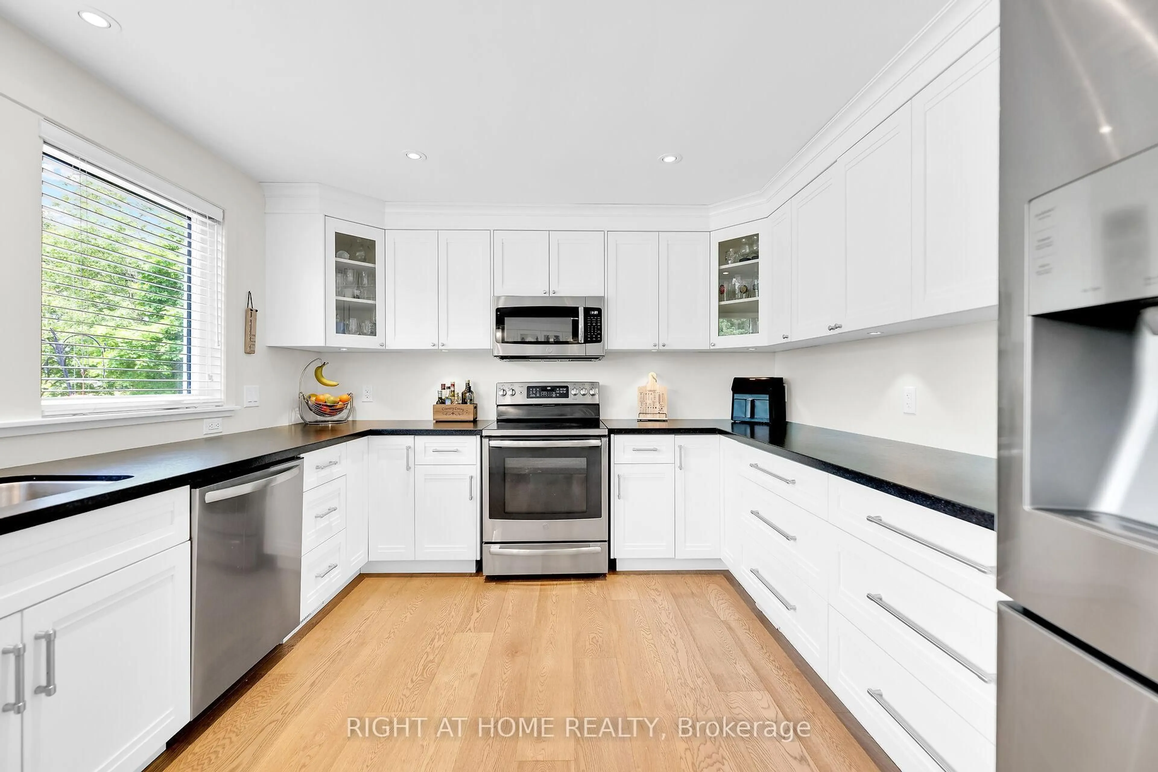 Unknown for 140 Wellington St, Hamilton Ontario L0R 2H0