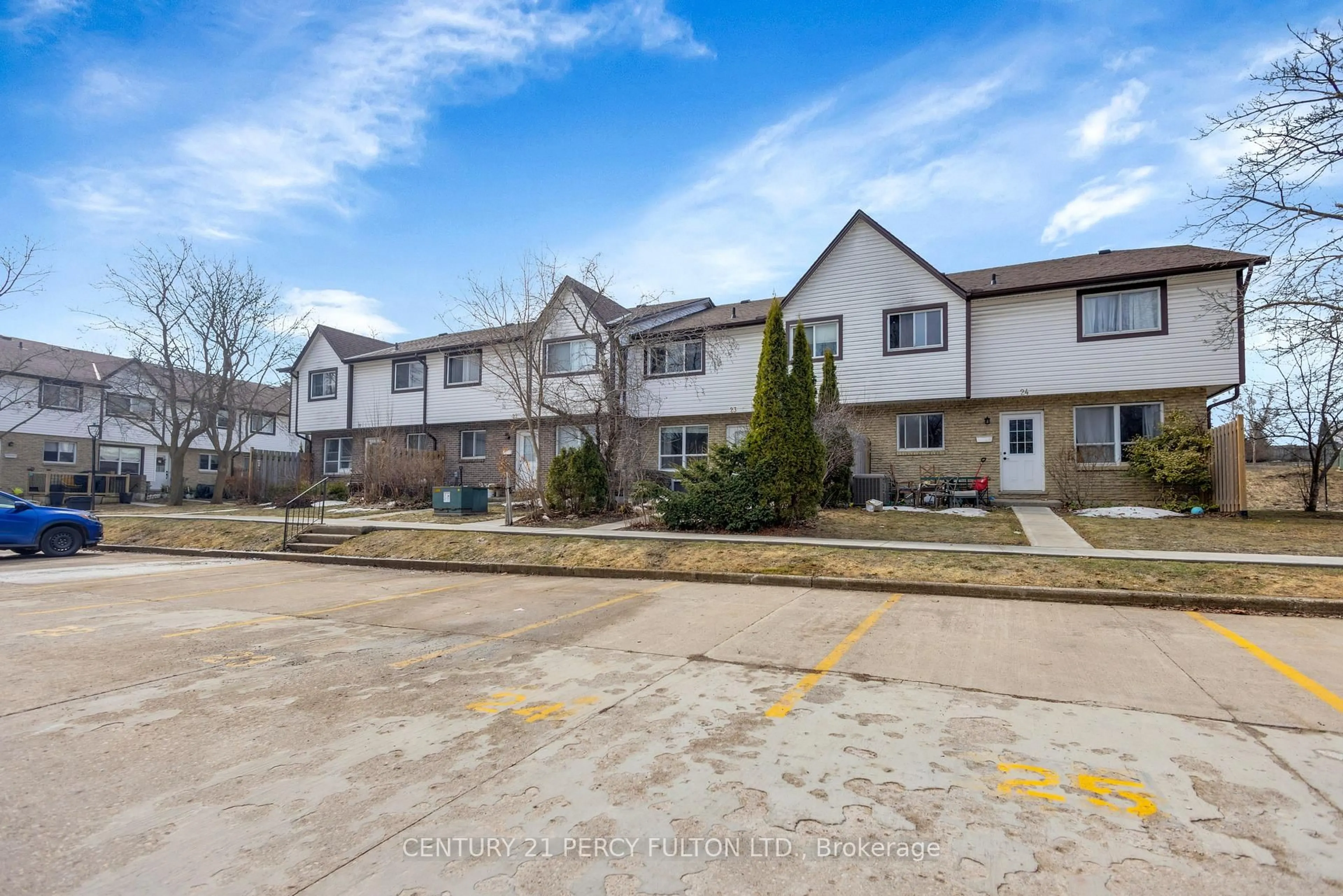 A pic from outside/outdoor area/front of a property/back of a property/a pic from drone, street for 445 Pioneer Dr #23, Kitchener Ontario N2P 1L8