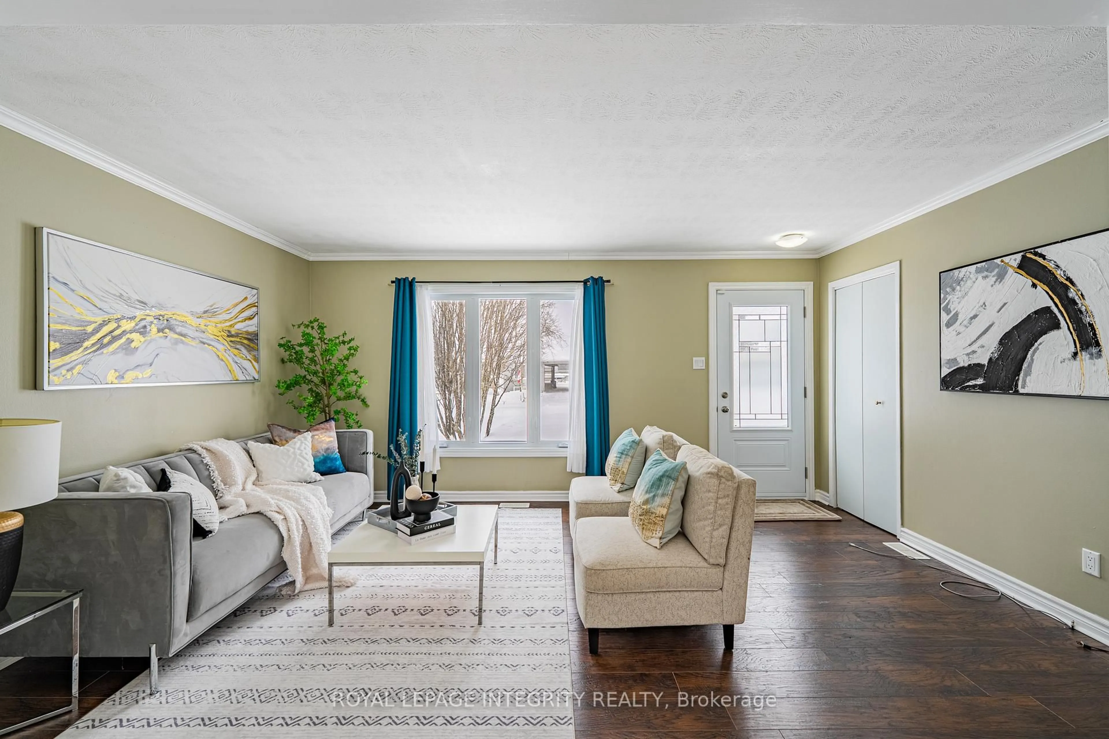 Living room with furniture, unknown for 5 Le Baron Dr #5, Russell Ontario K0A 2M0