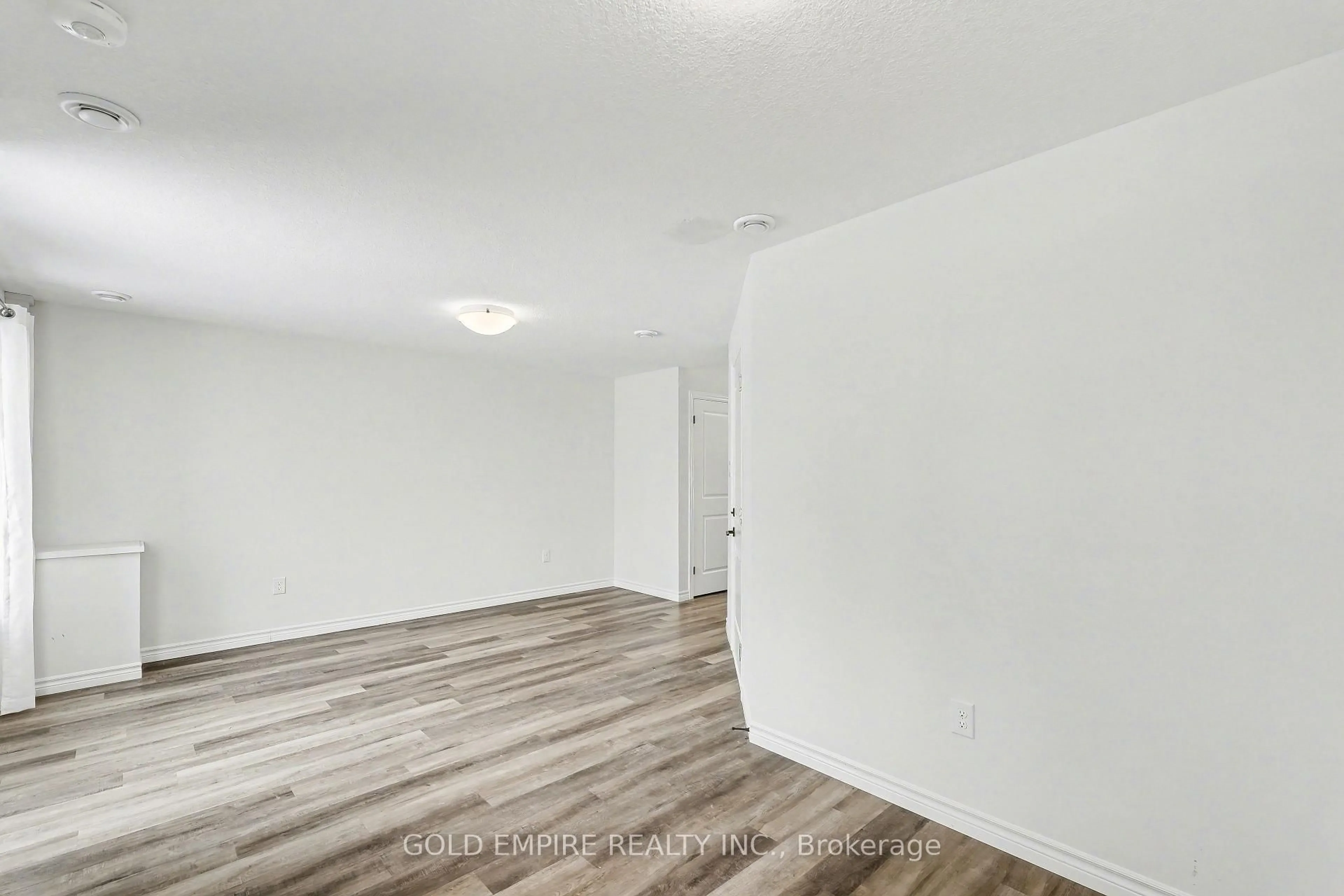 A pic of a room for 373 Callaway Rd, London North Ontario N6G 2N1