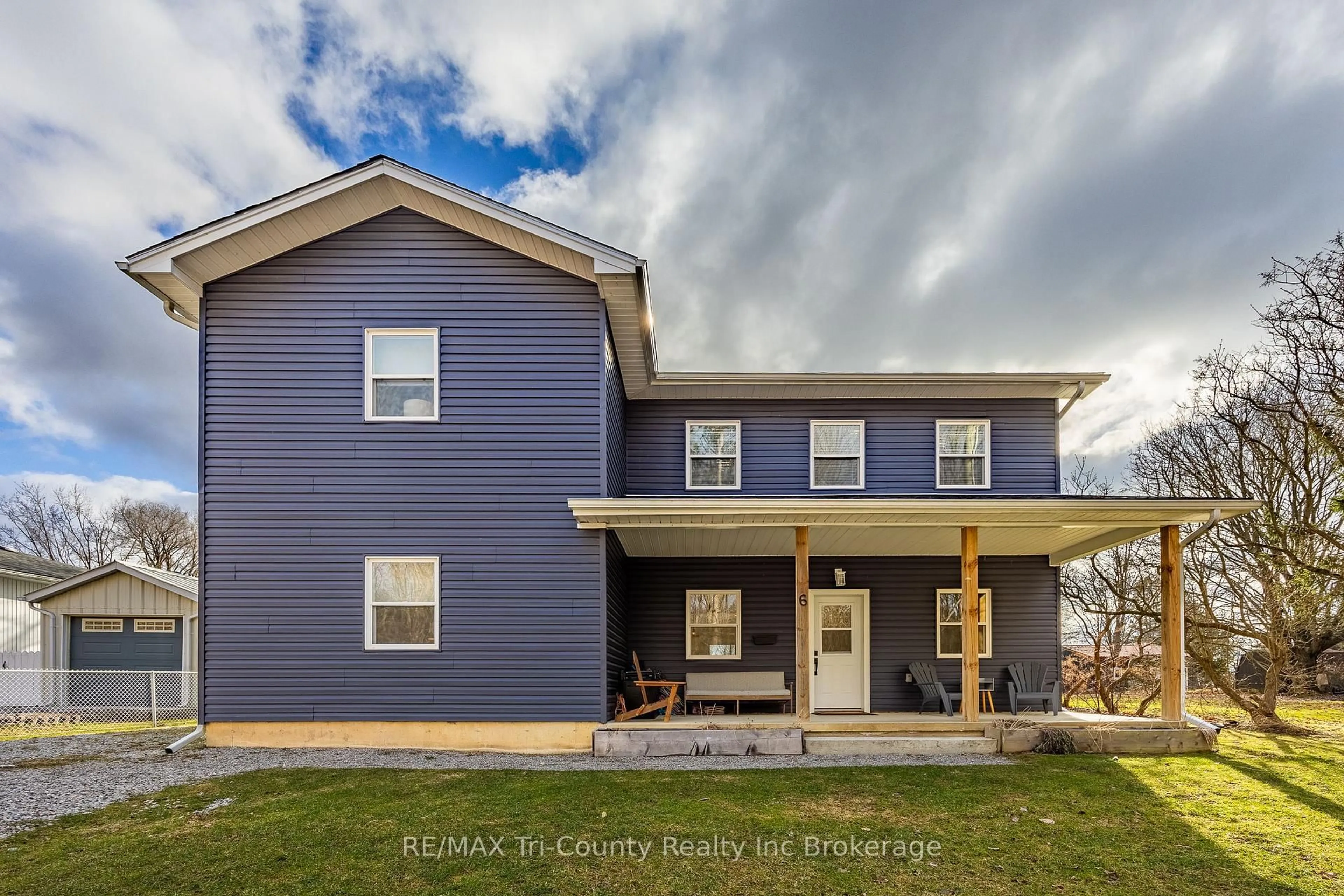 Home with vinyl exterior material, building for 6 Addison St, Bayham Ontario N0J 1T0