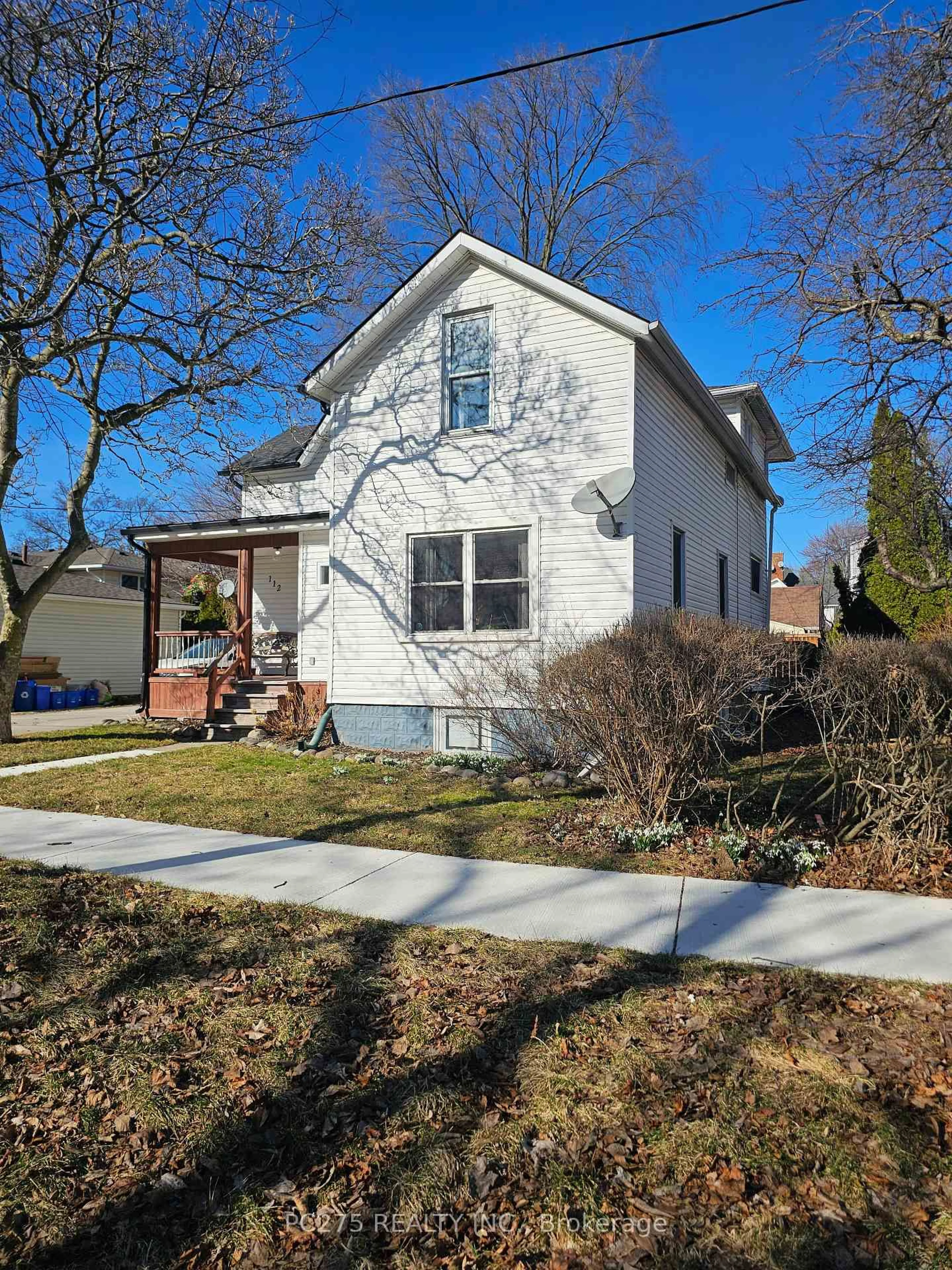 Unknown for 112 Essex St, Sarnia Ontario N7T 4R7