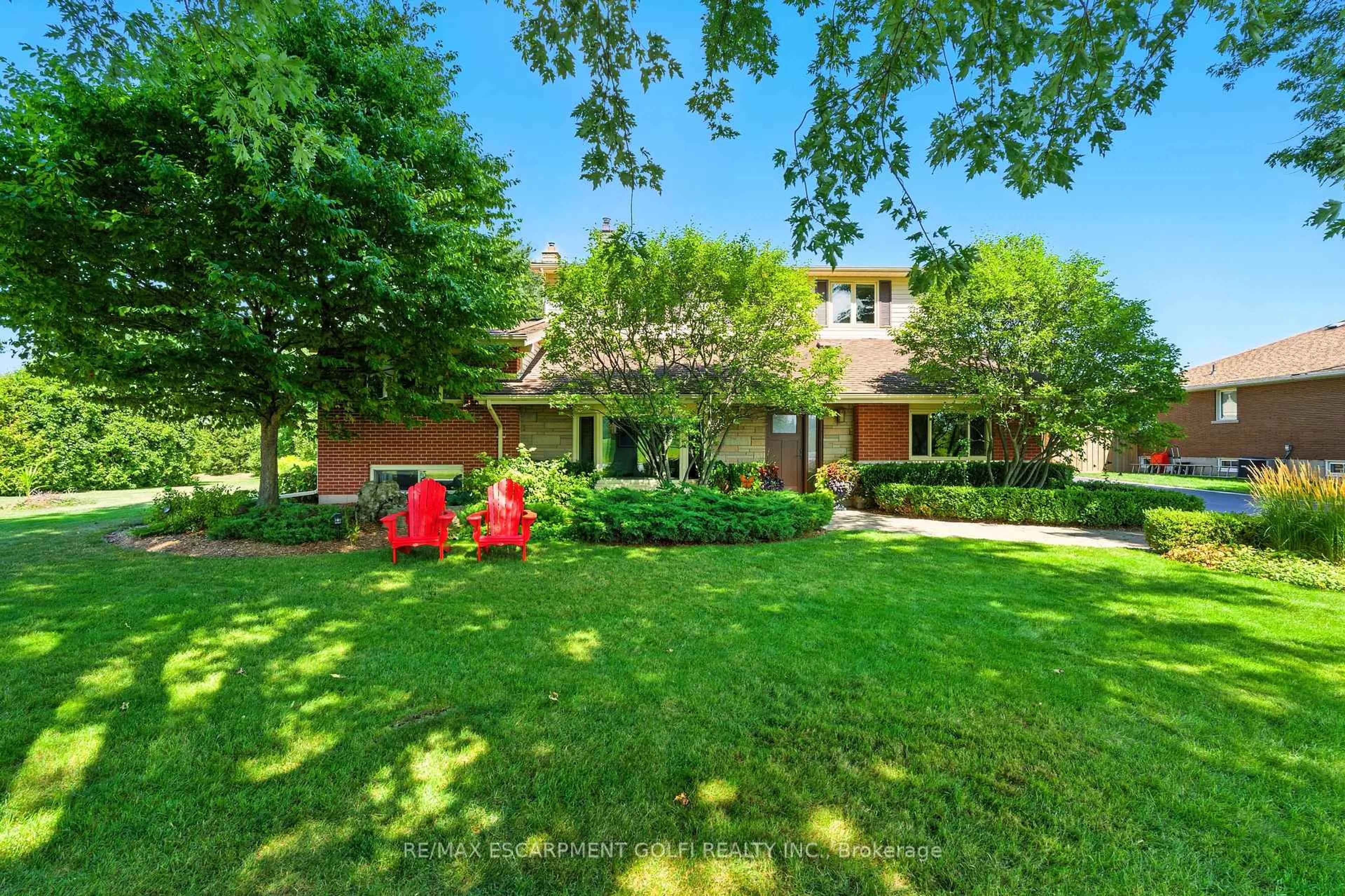 A pic from outside/outdoor area/front of a property/back of a property/a pic from drone, street for 7298 Twenty Rd, Hamilton Ontario L0R 1P0