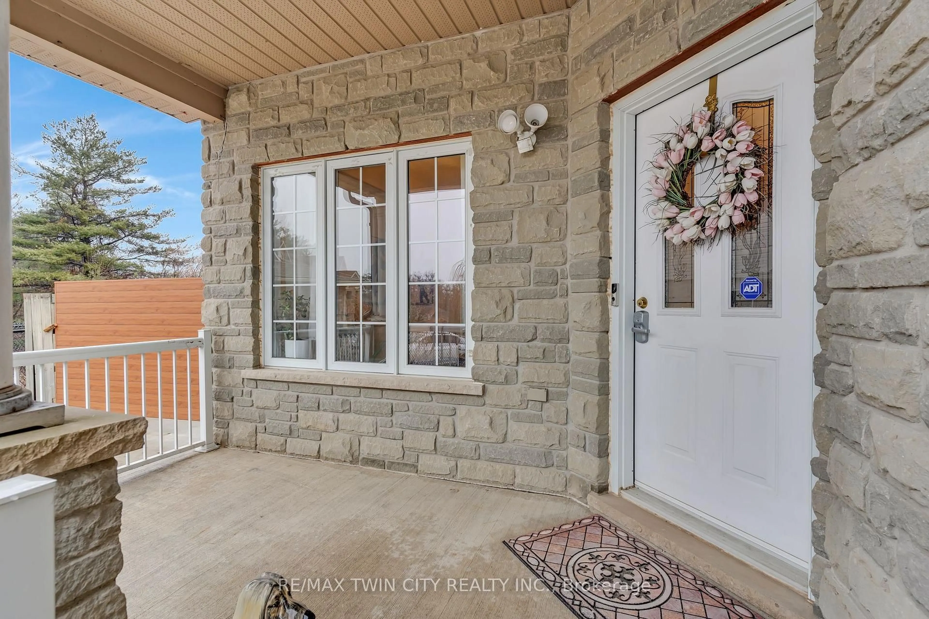 Unknown for 116 Lena Cres, Cambridge Ontario N1R 8P5