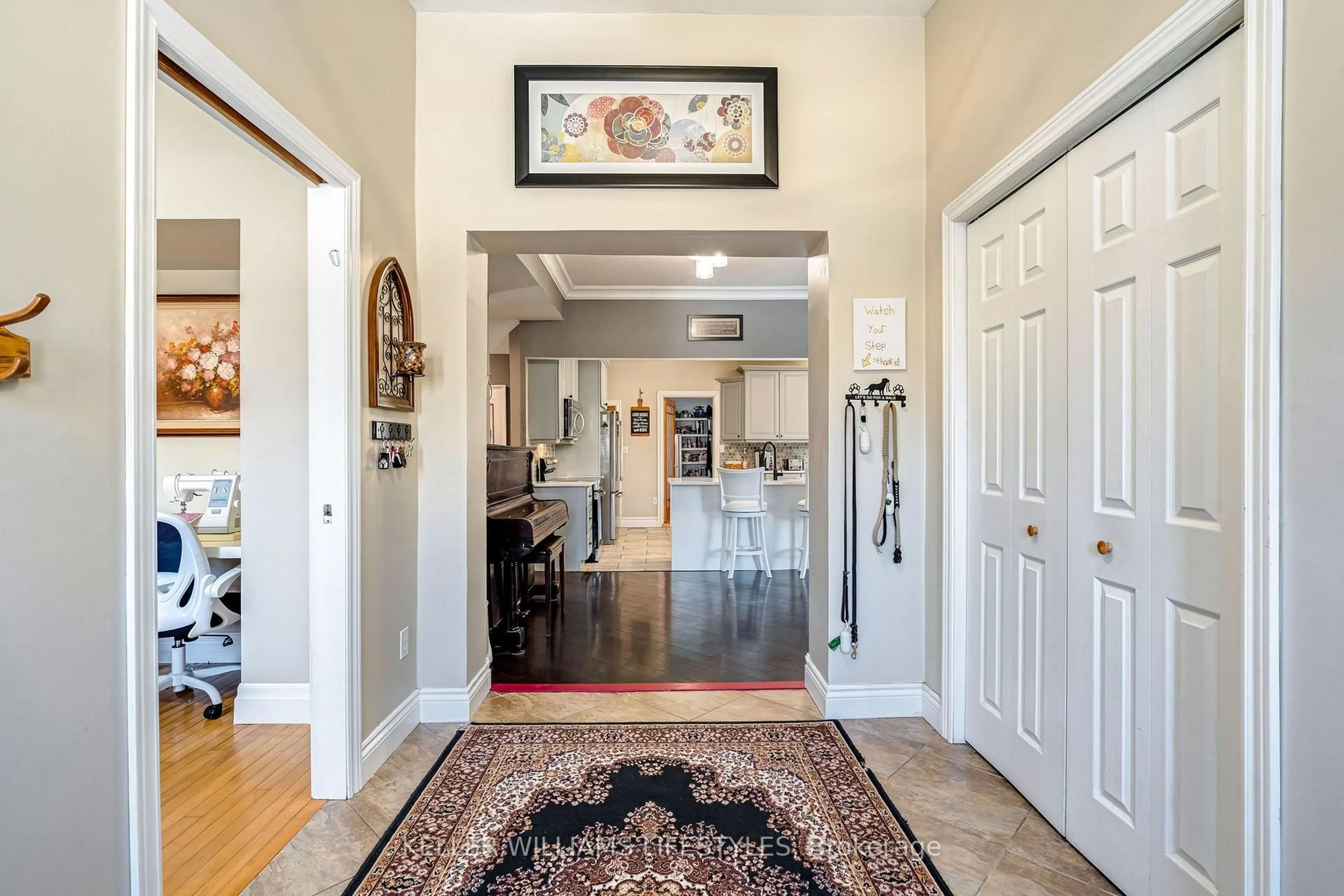 Indoor entryway for 189 Church St, North Middlesex Ontario N0M 1A0