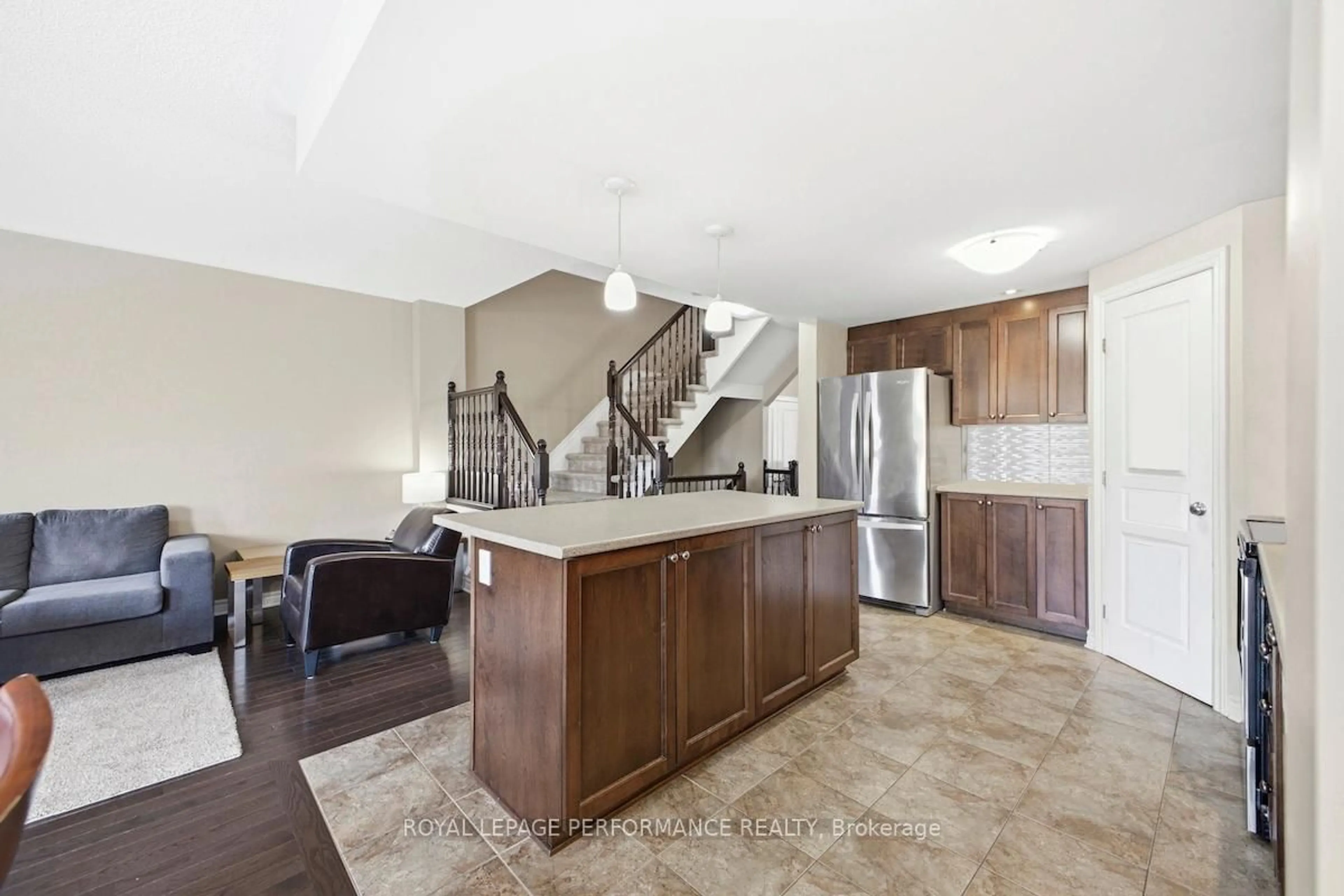 Unknown for 511 Voie Du Pin Rouge Way, Ottawa Ontario K1W 0C4