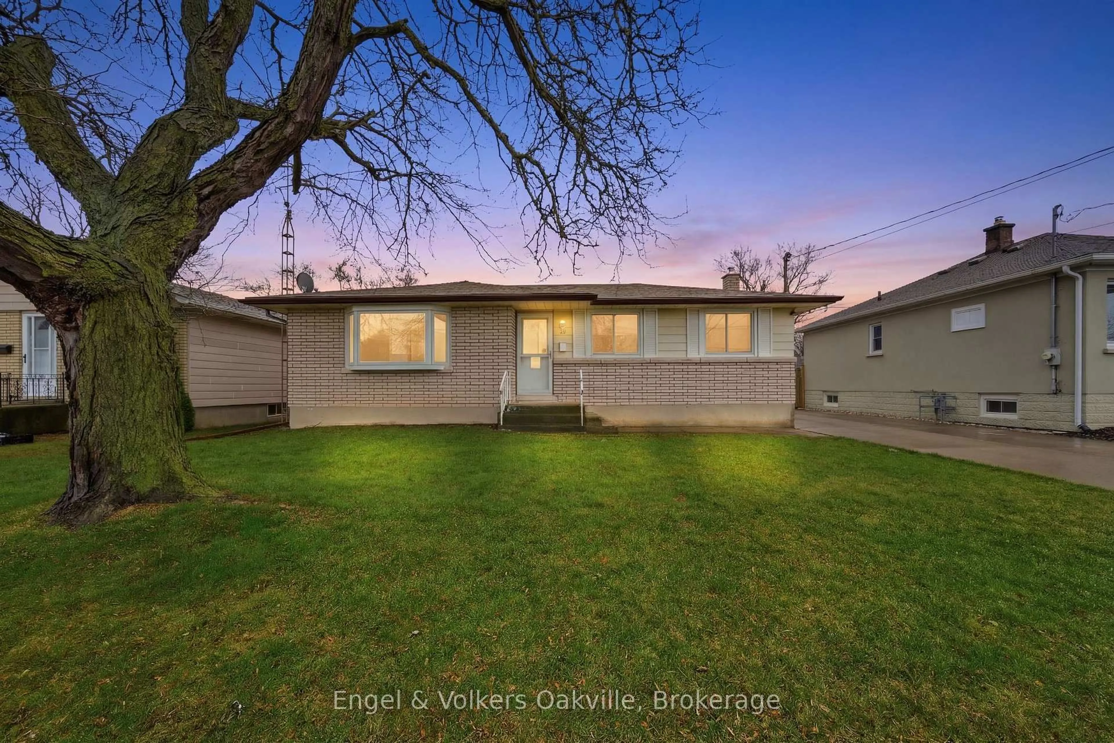 Unknown for 56 Bloomfield Ave, St. Catharines Ontario L2P 1X3