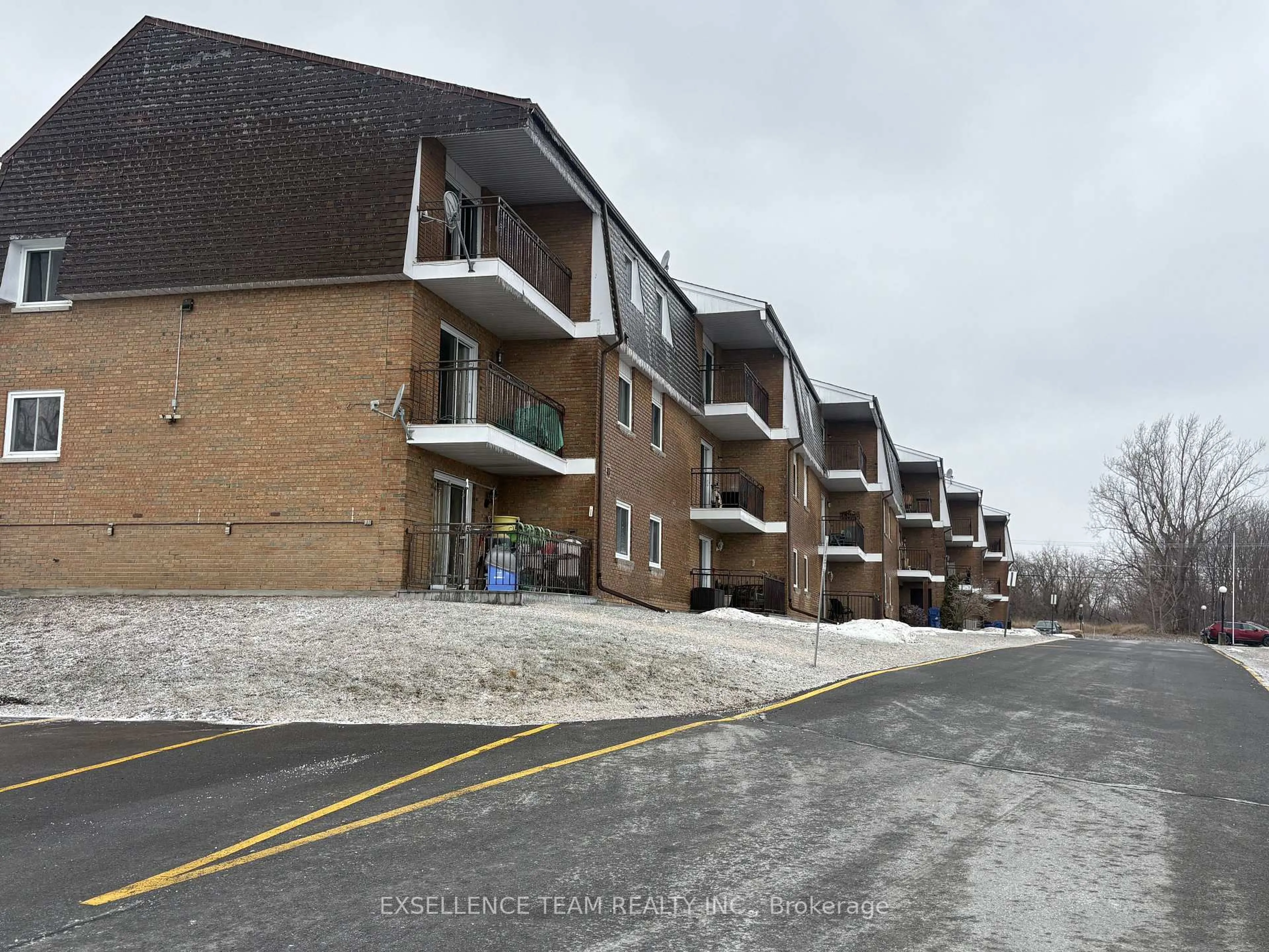 Unknown for 220 Kenyon St, North Glengarry Ontario K0C 1A0