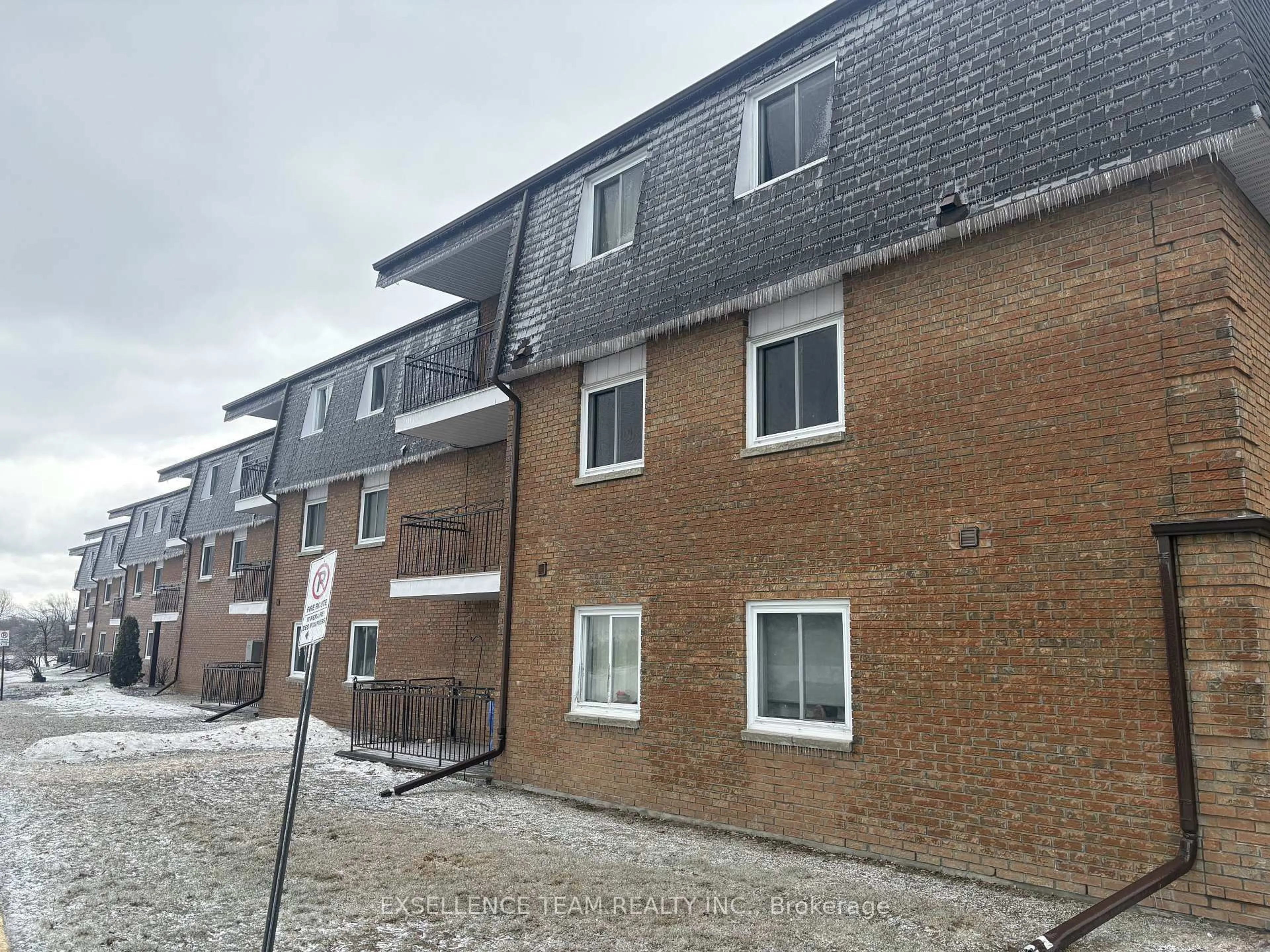 A pic from outside/outdoor area/front of a property/back of a property/a pic from drone, street for 220 Kenyon St, North Glengarry Ontario K0C 1A0