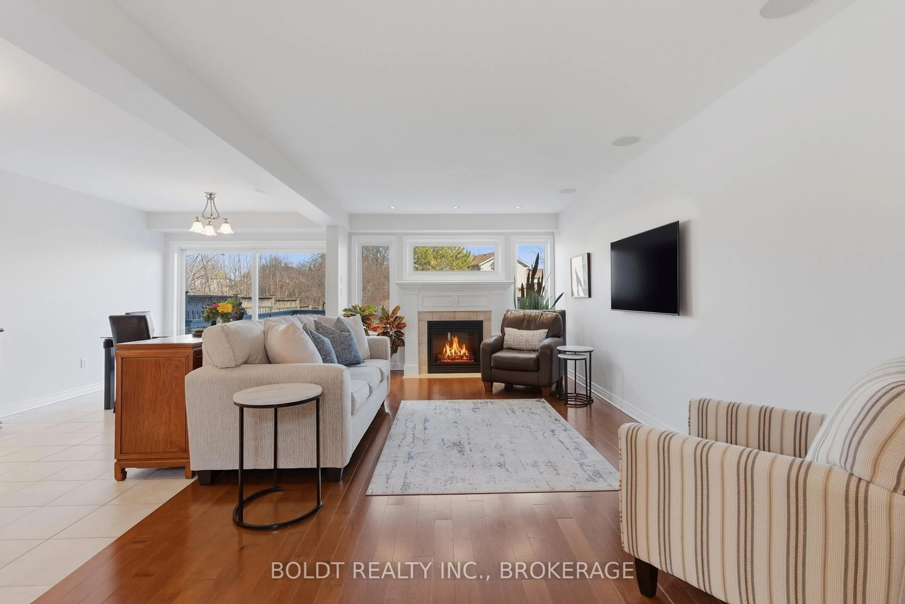 Living room with furniture, unknown for 153 McBride Dr, St. Catharines Ontario L2S 4E2