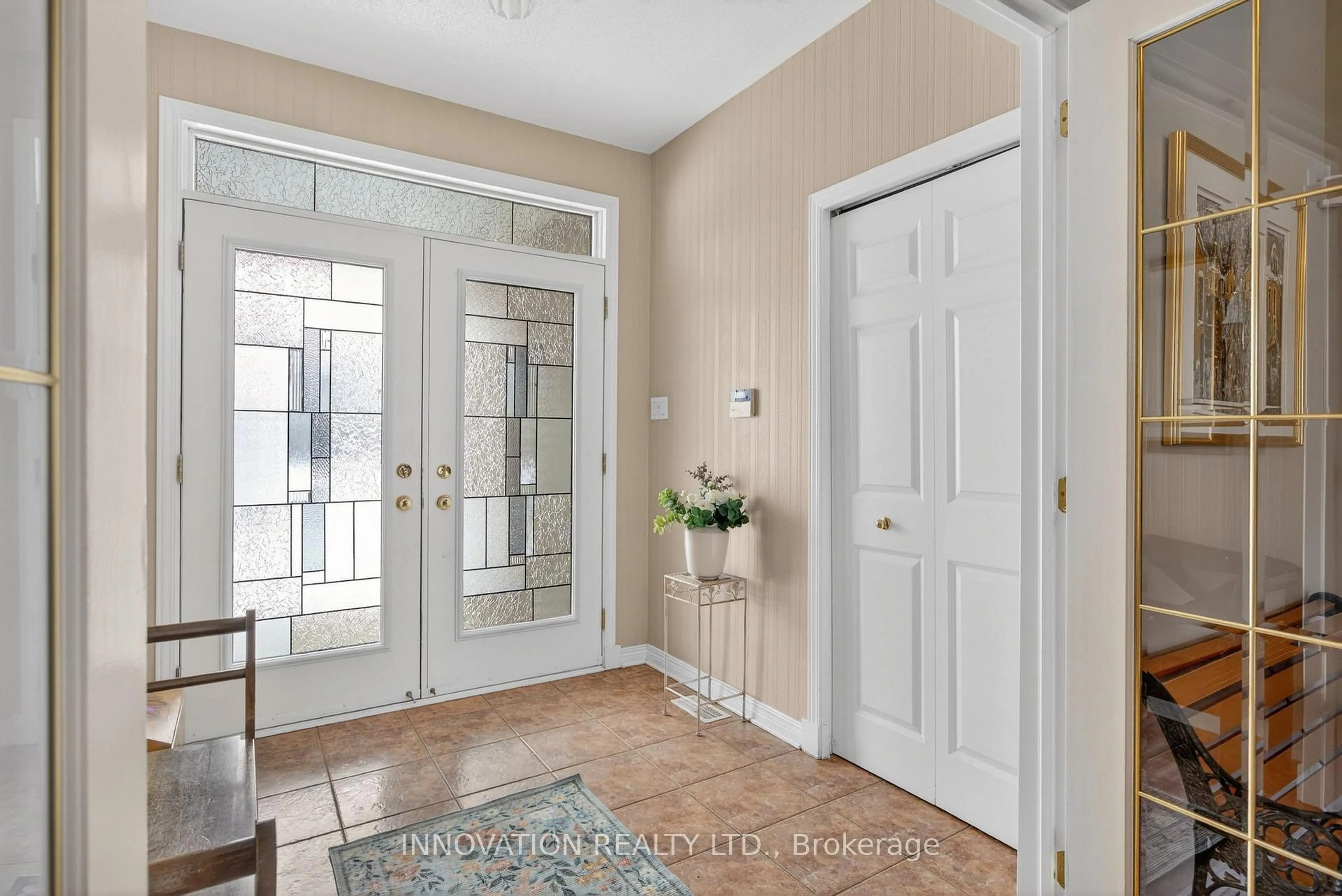 Indoor entryway for 1911 Caprihani Way, Orleans Ontario K4A 4P4