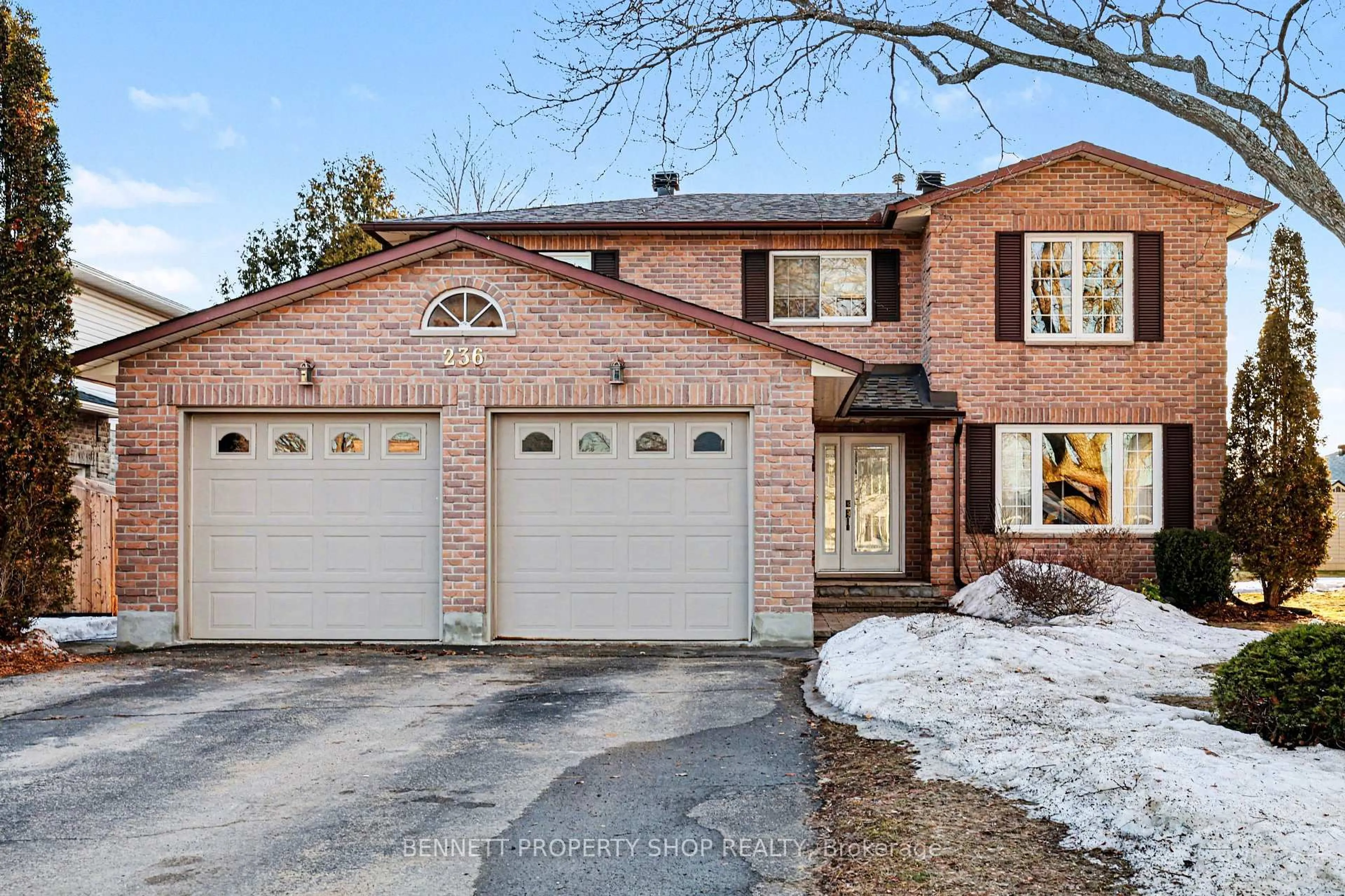 Home with brick exterior material, street for 236 Allan St, Smiths Falls Ontario K7A 5E9