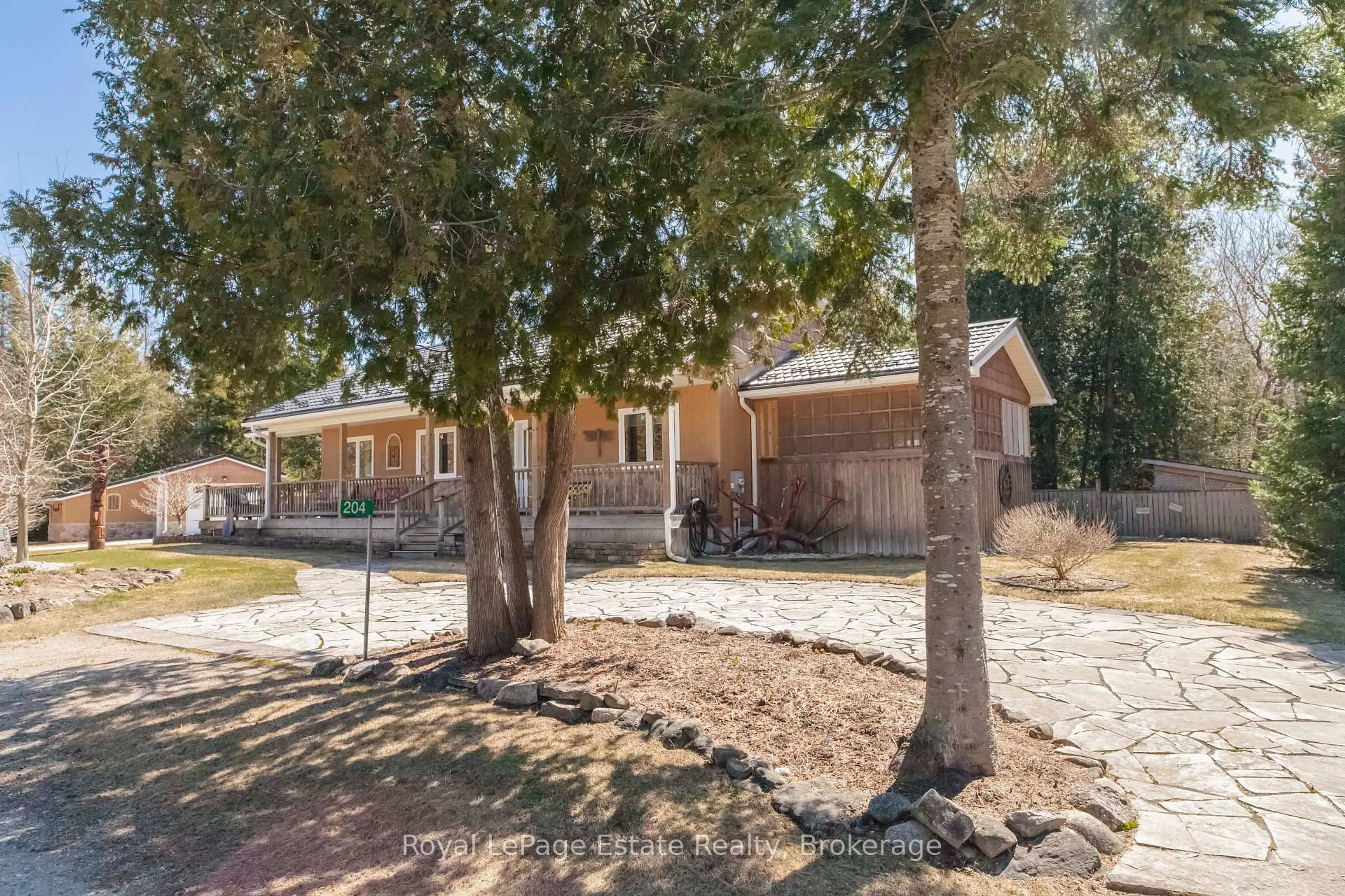 A pic from outside/outdoor area/front of a property/back of a property/a pic from drone, street for 204 Seventh St, South Bruce Peninsula Ontario N0H 2G0