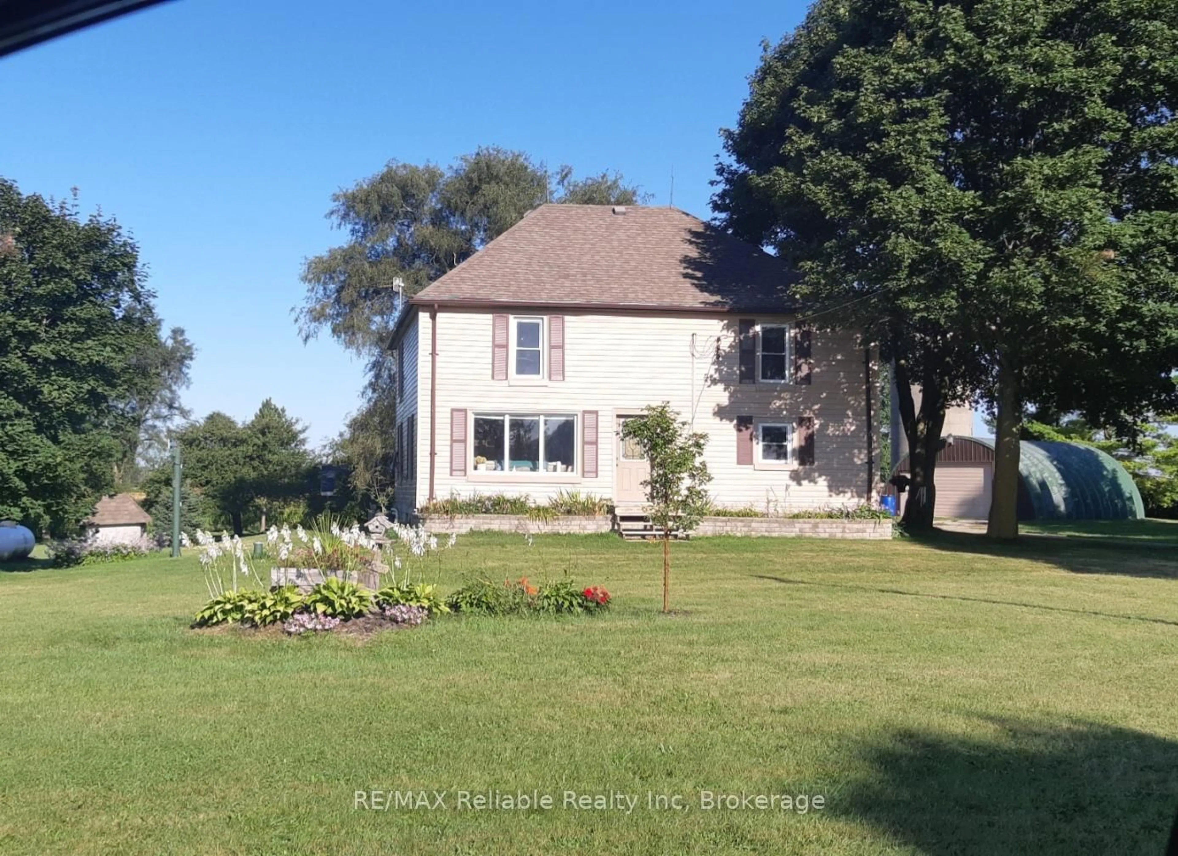 A pic from outside/outdoor area/front of a property/back of a property/a pic from drone, unknown for 84523 Martin Line, Morris Turnberry Ontario N0G 1H0