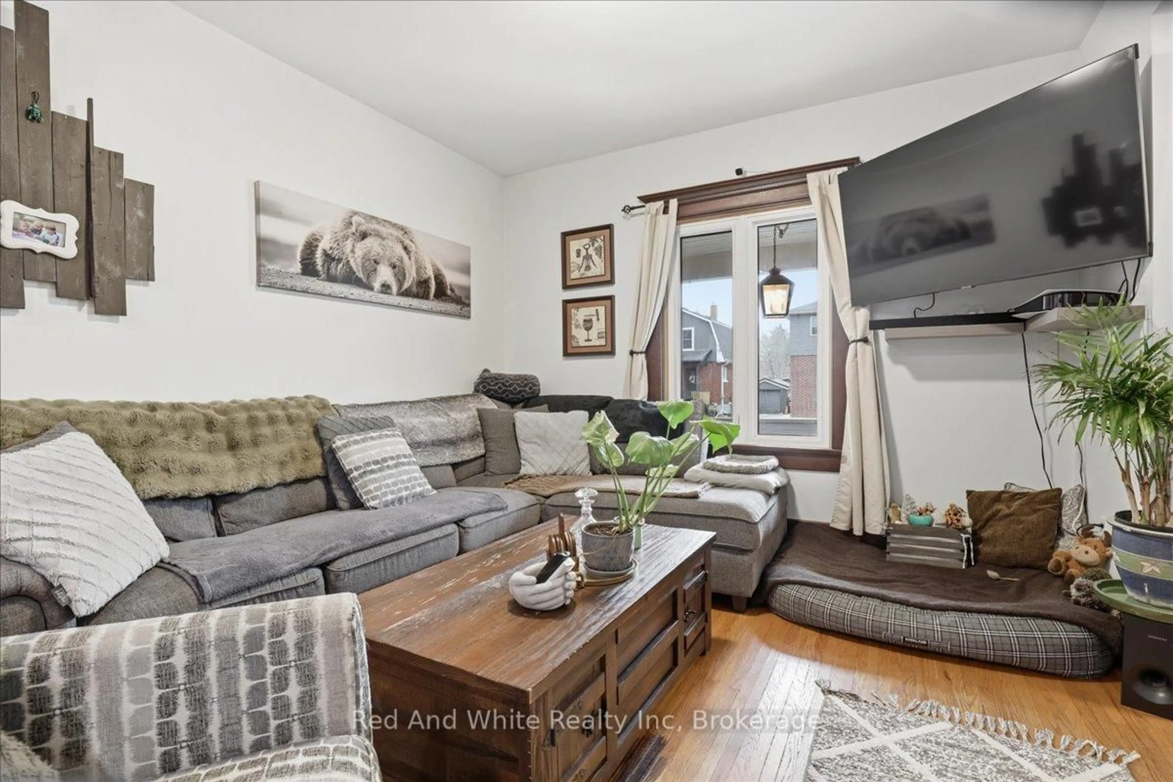 Living room with furniture, unknown for 608 Ontario St, Stratford Ontario N5A 3J5