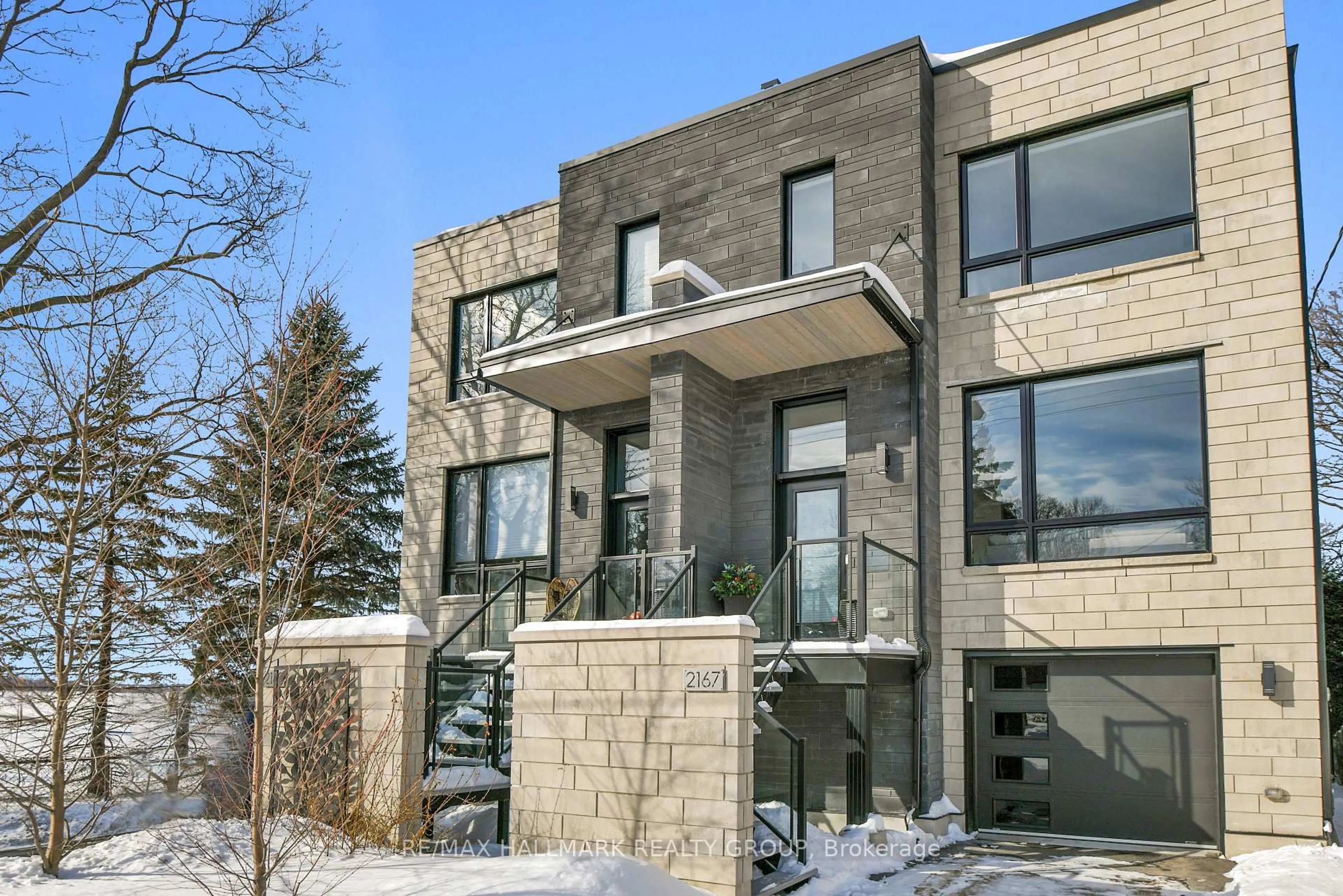 Home with brick exterior material, unknown for 2167 Rice Ave, Ottawa Ontario K2A 0C5