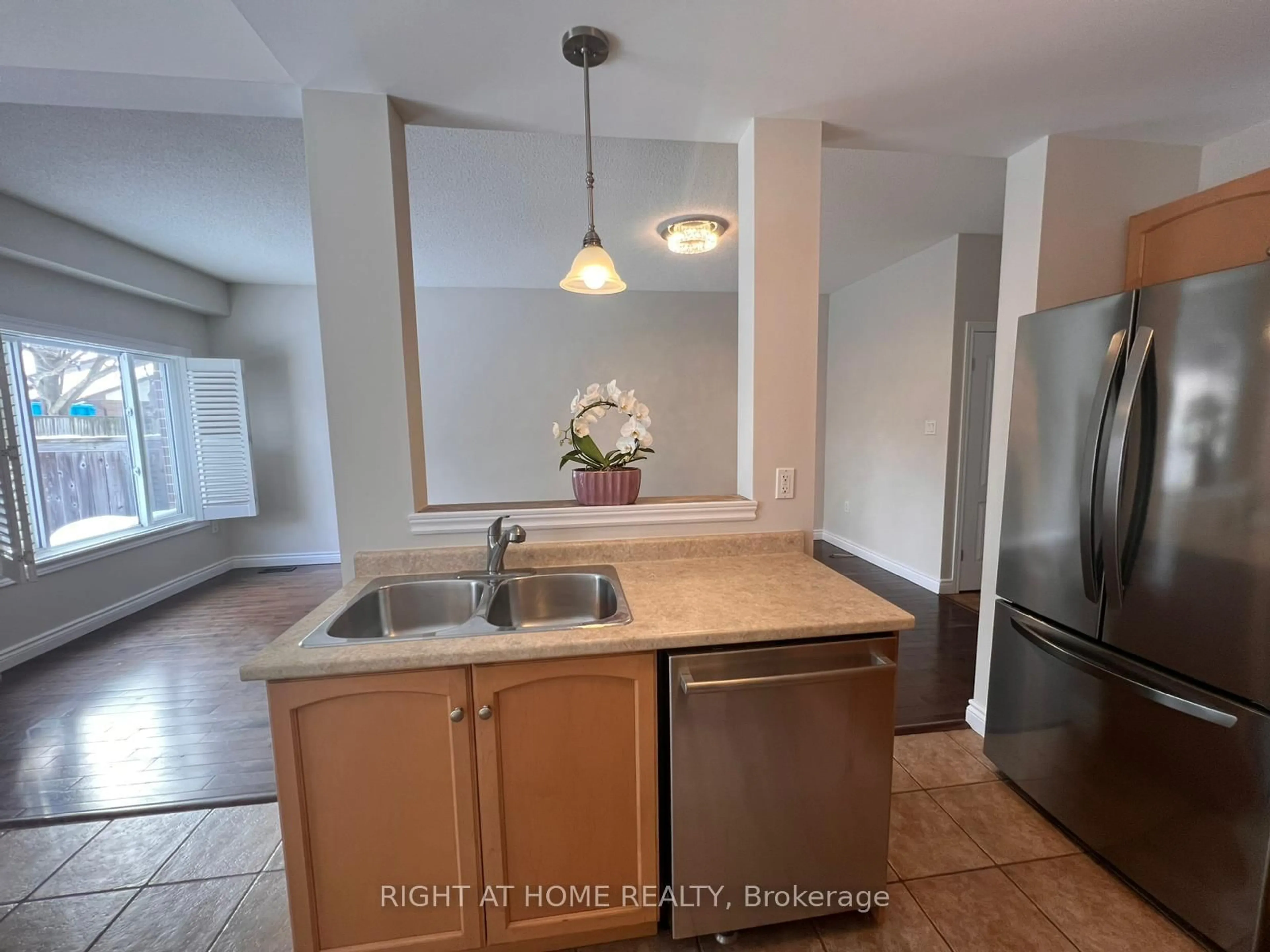 Standard kitchen, unknown for 22 Liddycoat Lane #9, Hamilton Ontario L9G 0A7