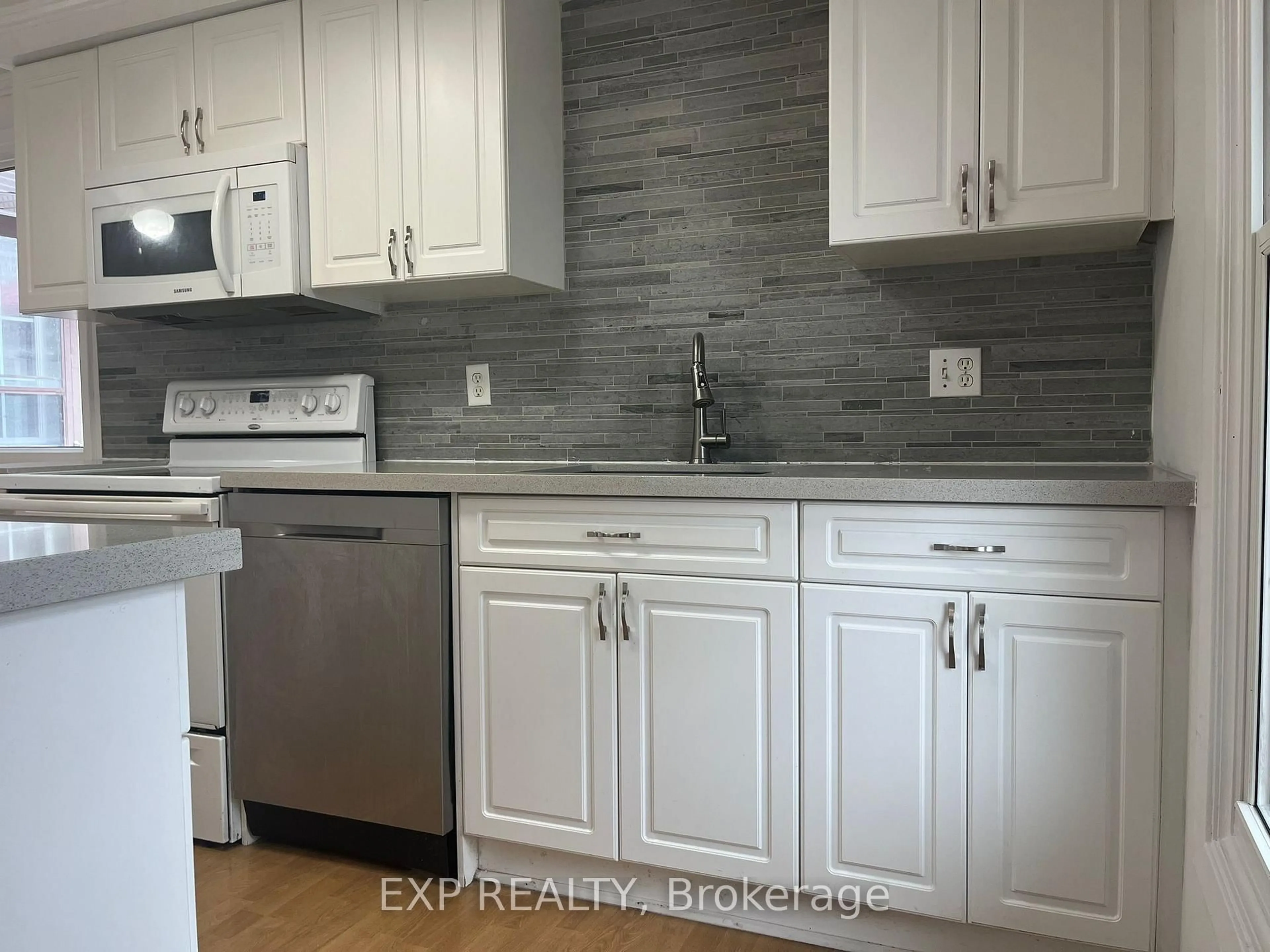 Standard kitchen, unknown for 123 Greendale Cres, Kitchener Ontario N2A 2R5