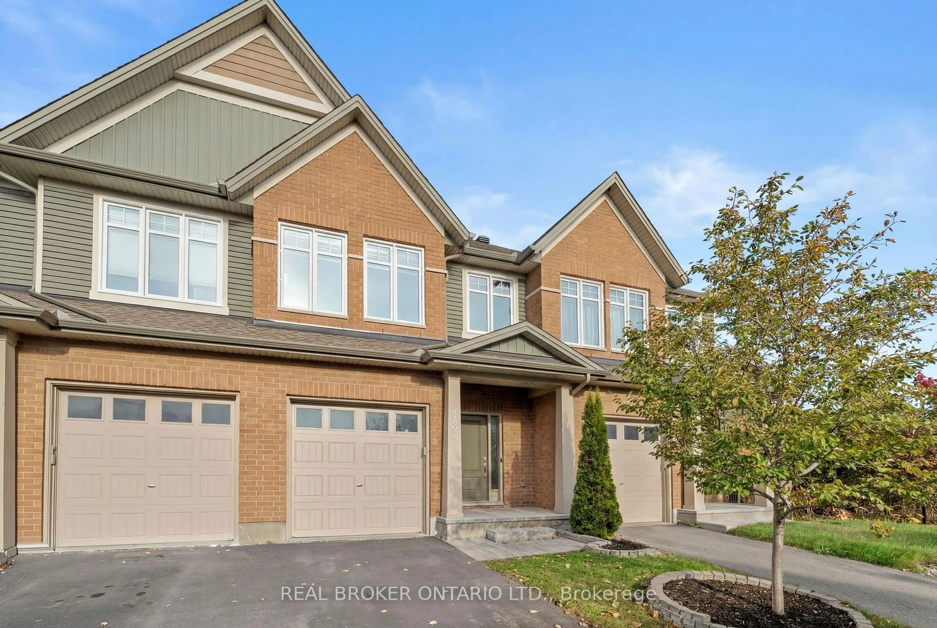 Home with brick exterior material, street for 792 Cedar Creek Dr, Ottawa Ontario K1T 0M6