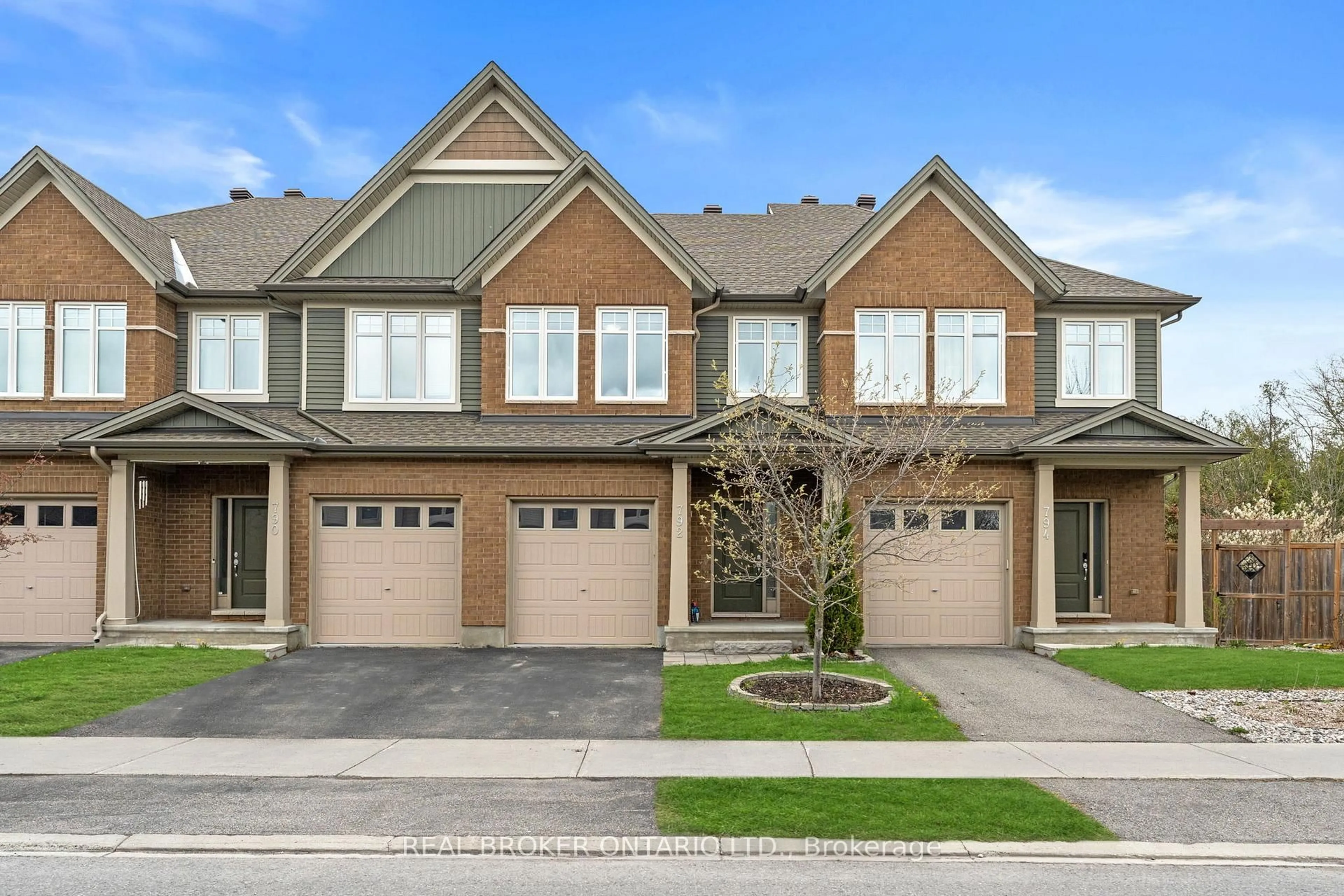 Unknown for 792 Cedar Creek Dr, Ottawa Ontario K1T 0M6