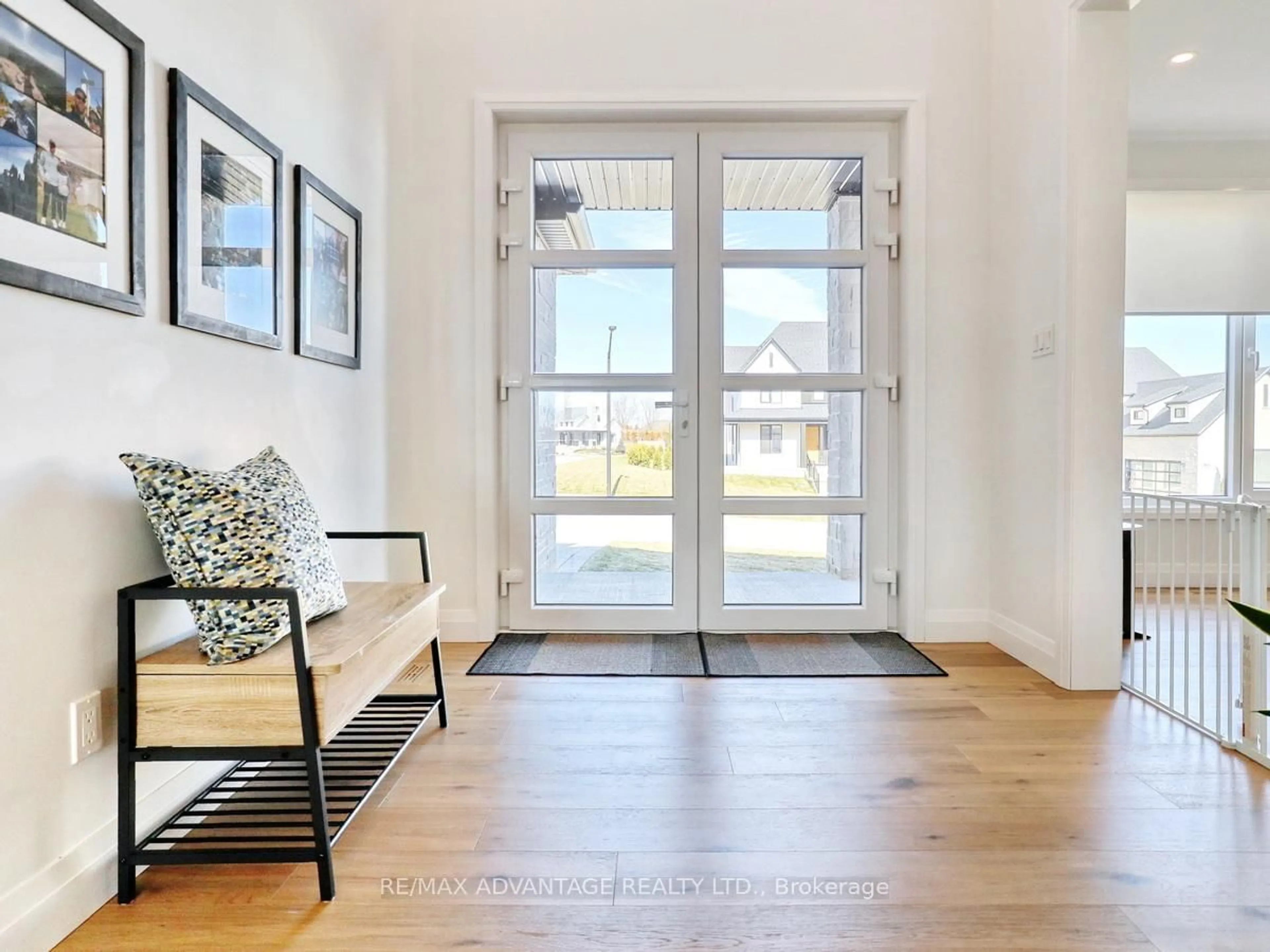 Indoor entryway for 73 Crestview Dr, Middlesex Centre Ontario N0L 1P0