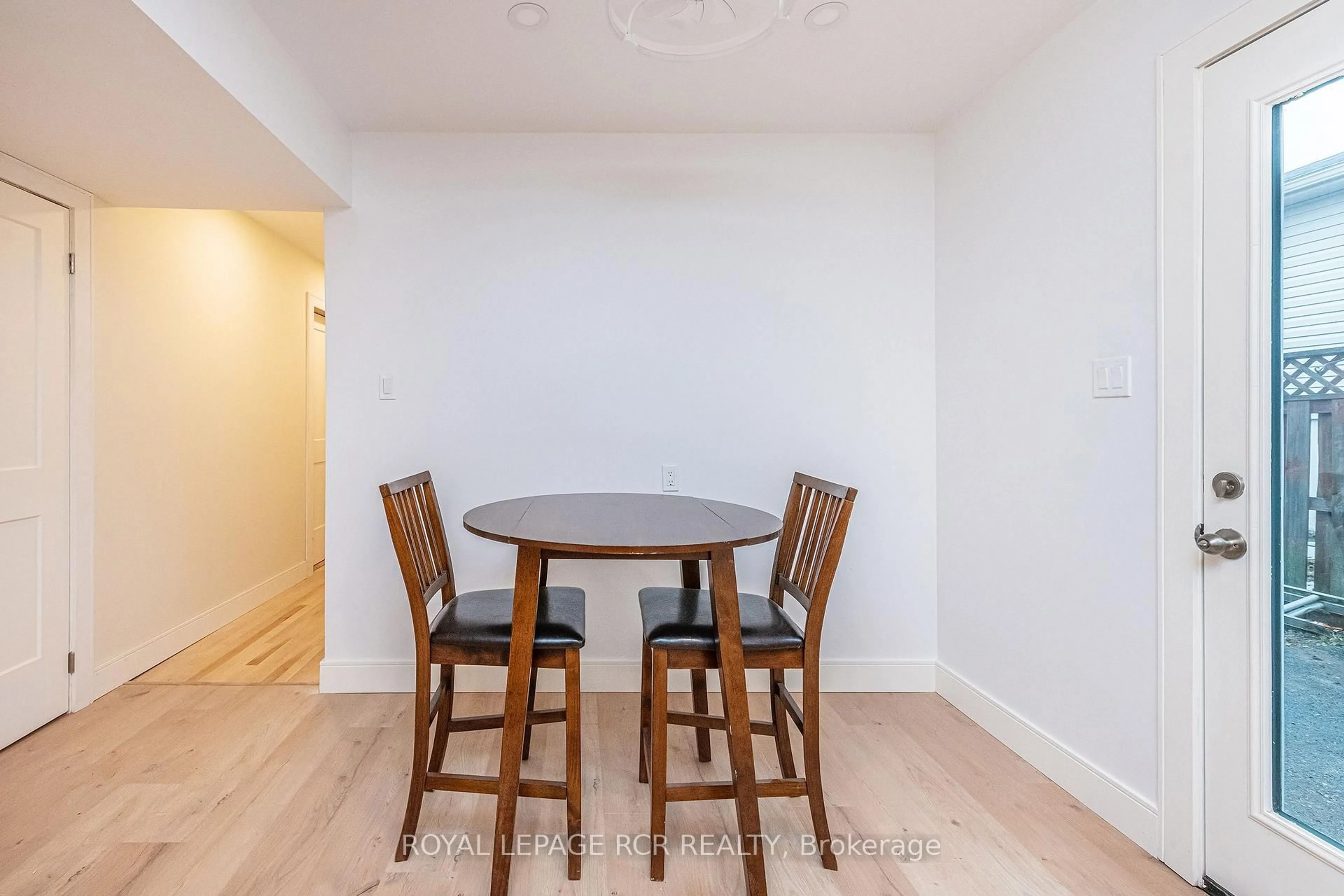 Dining room, wood/laminate floor for 243 Simon St, Shelburne Ontario L9V 2Y3