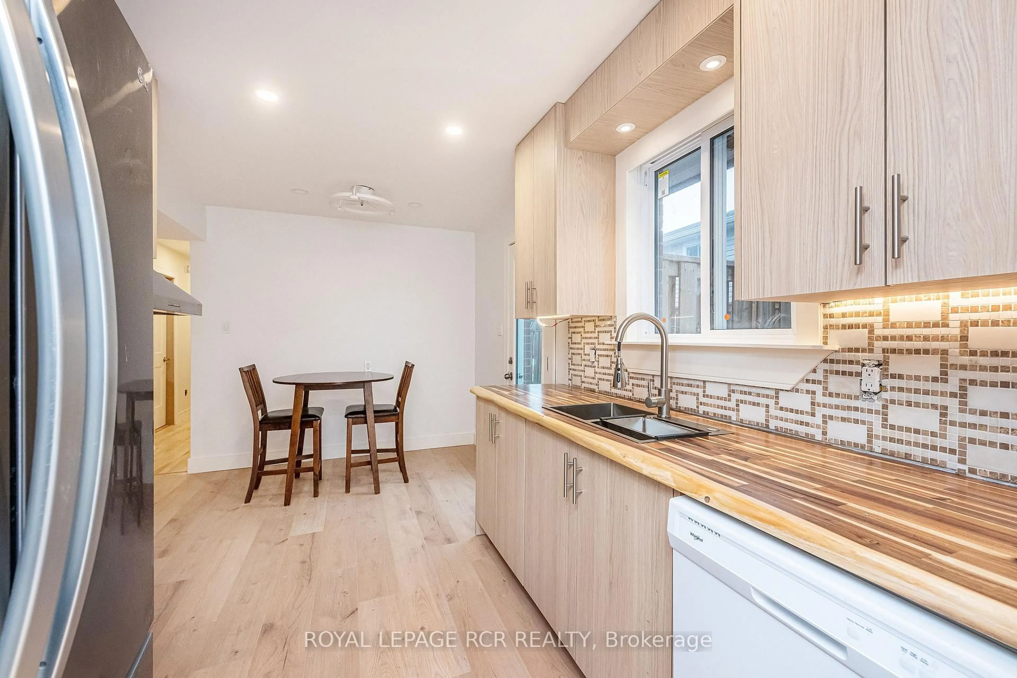 Open concept kitchen, unknown for 243 Simon St, Shelburne Ontario L9V 2Y3