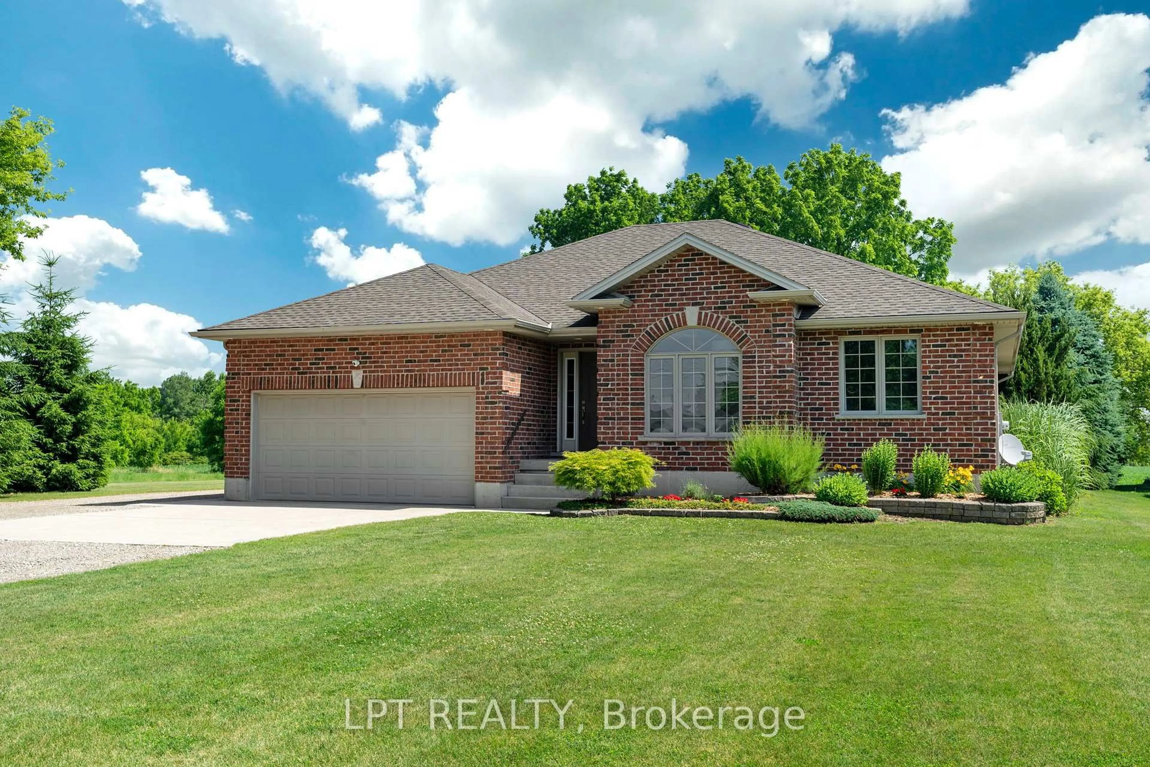 Unknown for 18 Durham St, Newbury Ontario N0L 1Z0