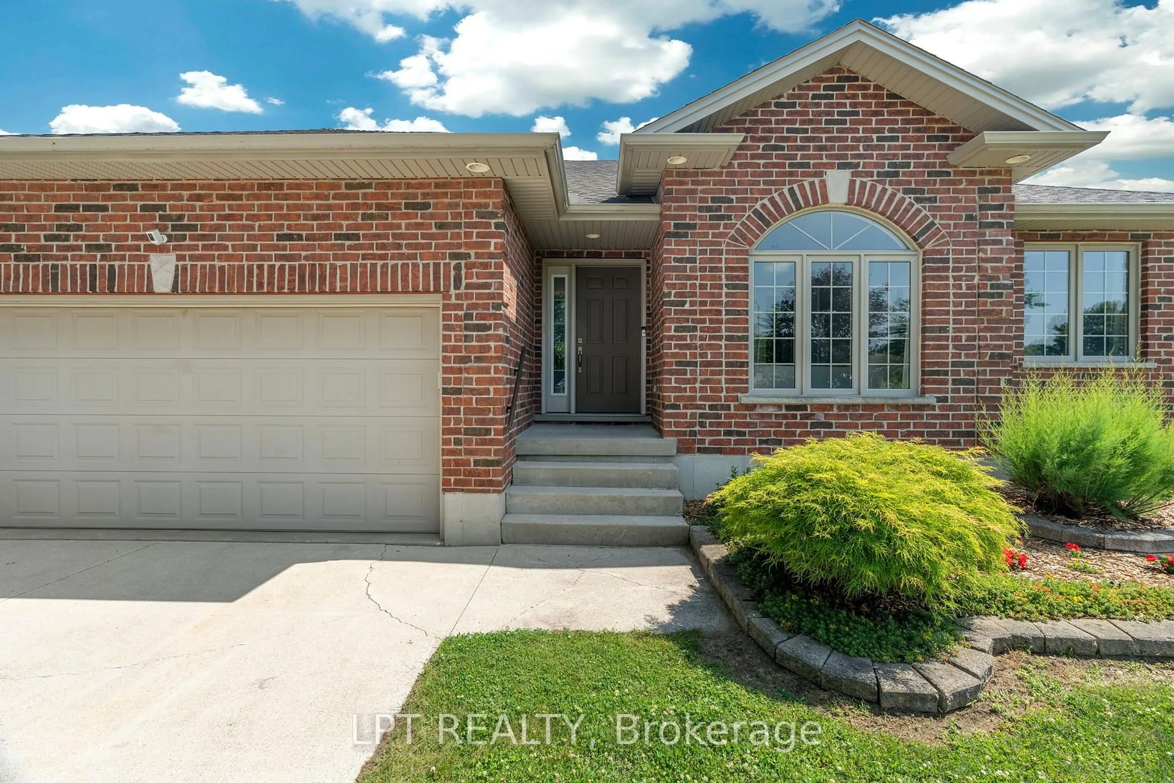 Unknown for 18 Durham St, Newbury Ontario N0L 1Z0