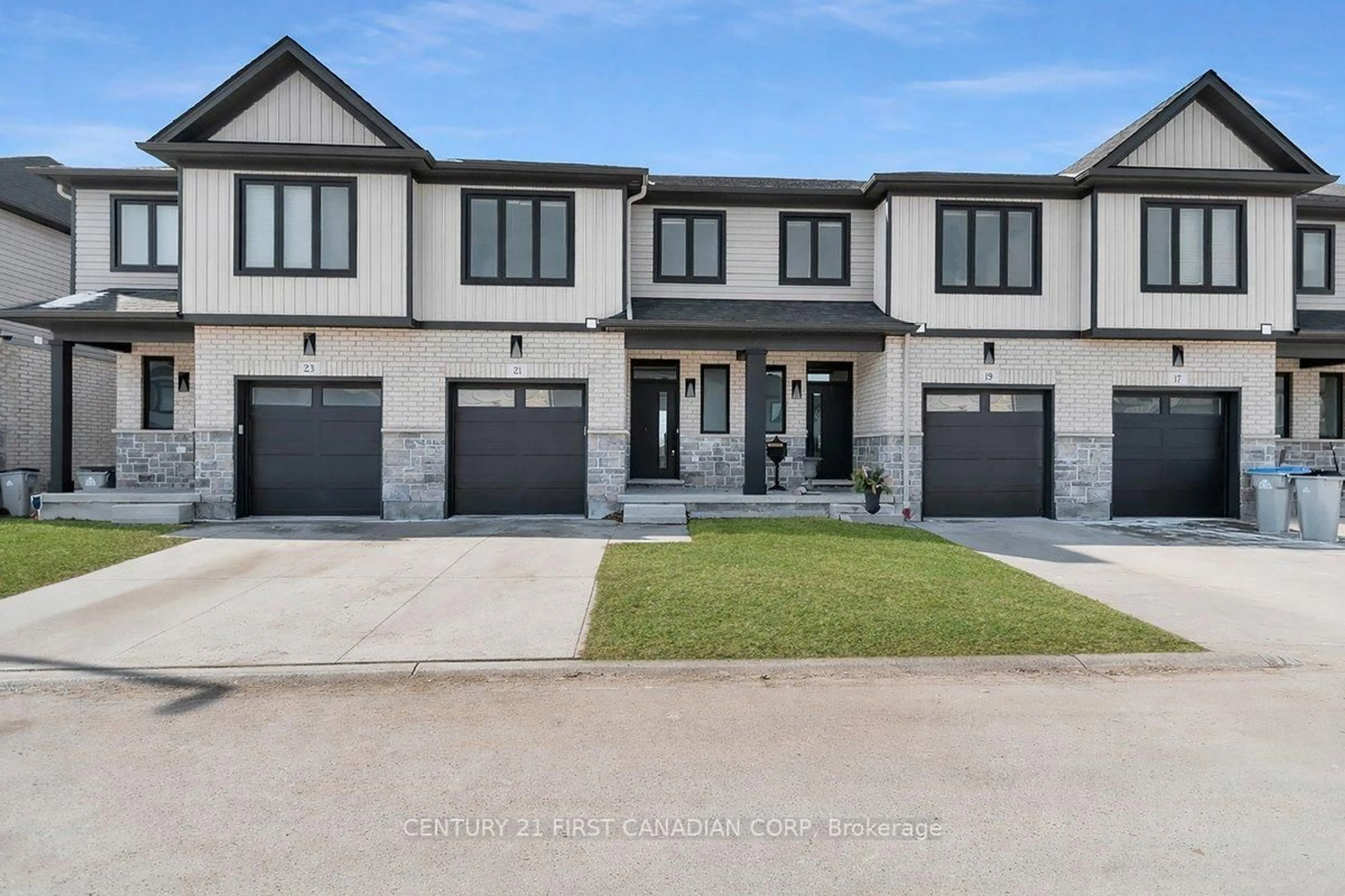 Home with brick exterior material, street for 601 Lions Park Dr #21, Strathroy-Caradoc Ontario N0L 1W0