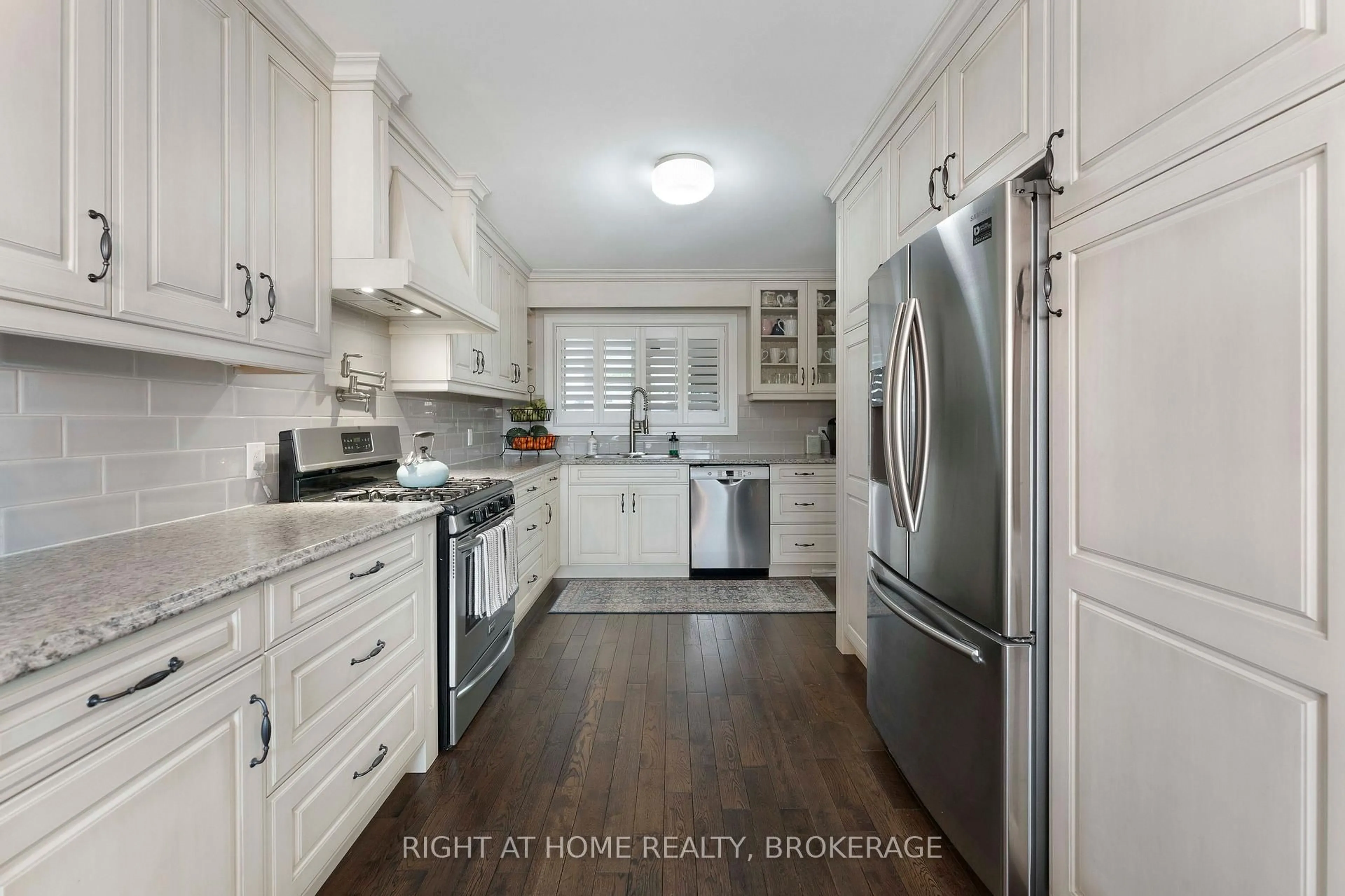 Open concept kitchen, unknown for 57 Metcalfe St, Thorold Ontario L2V 3A2