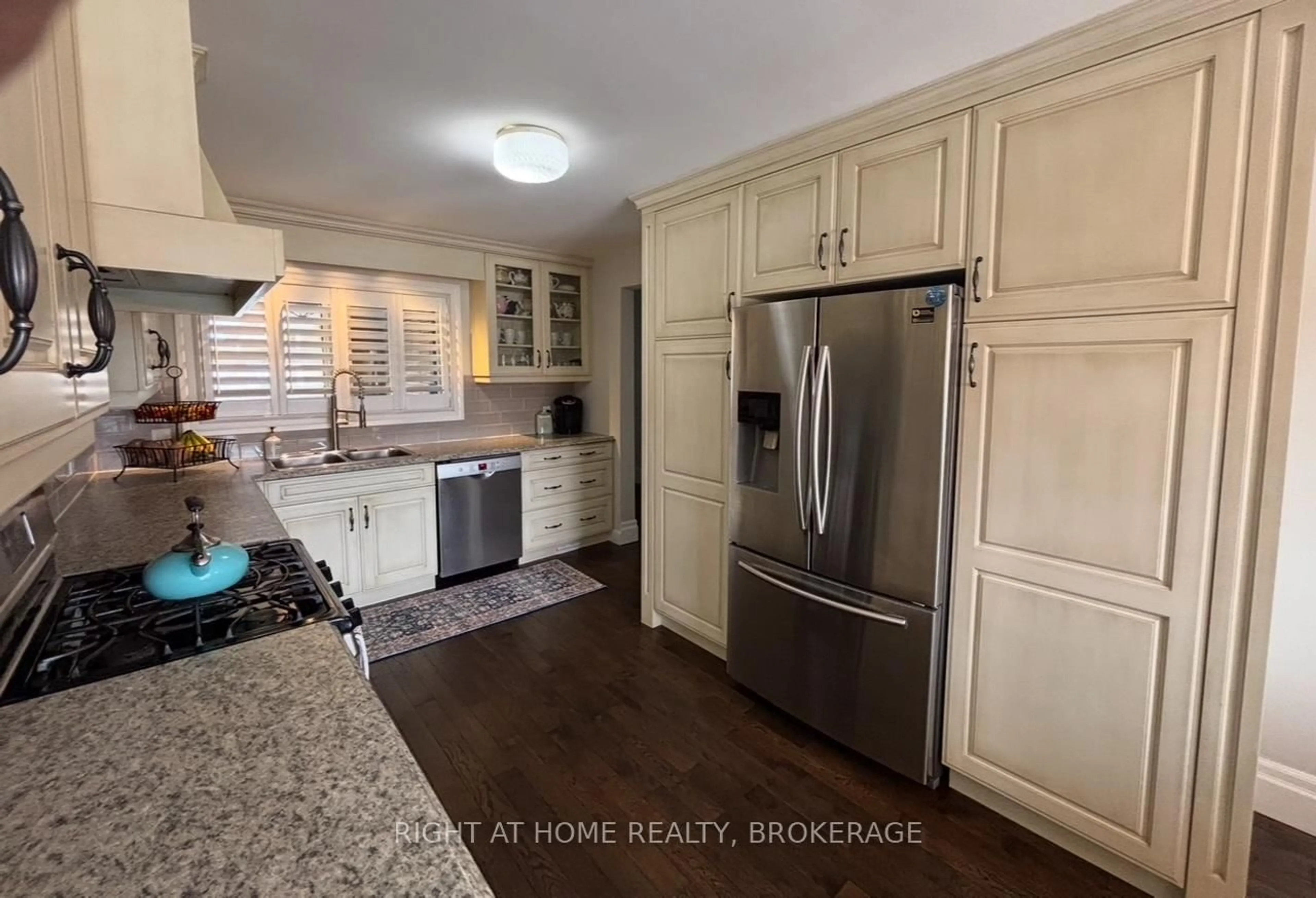 Open concept kitchen, unknown for 57 Metcalfe St, Thorold Ontario L2V 3A2