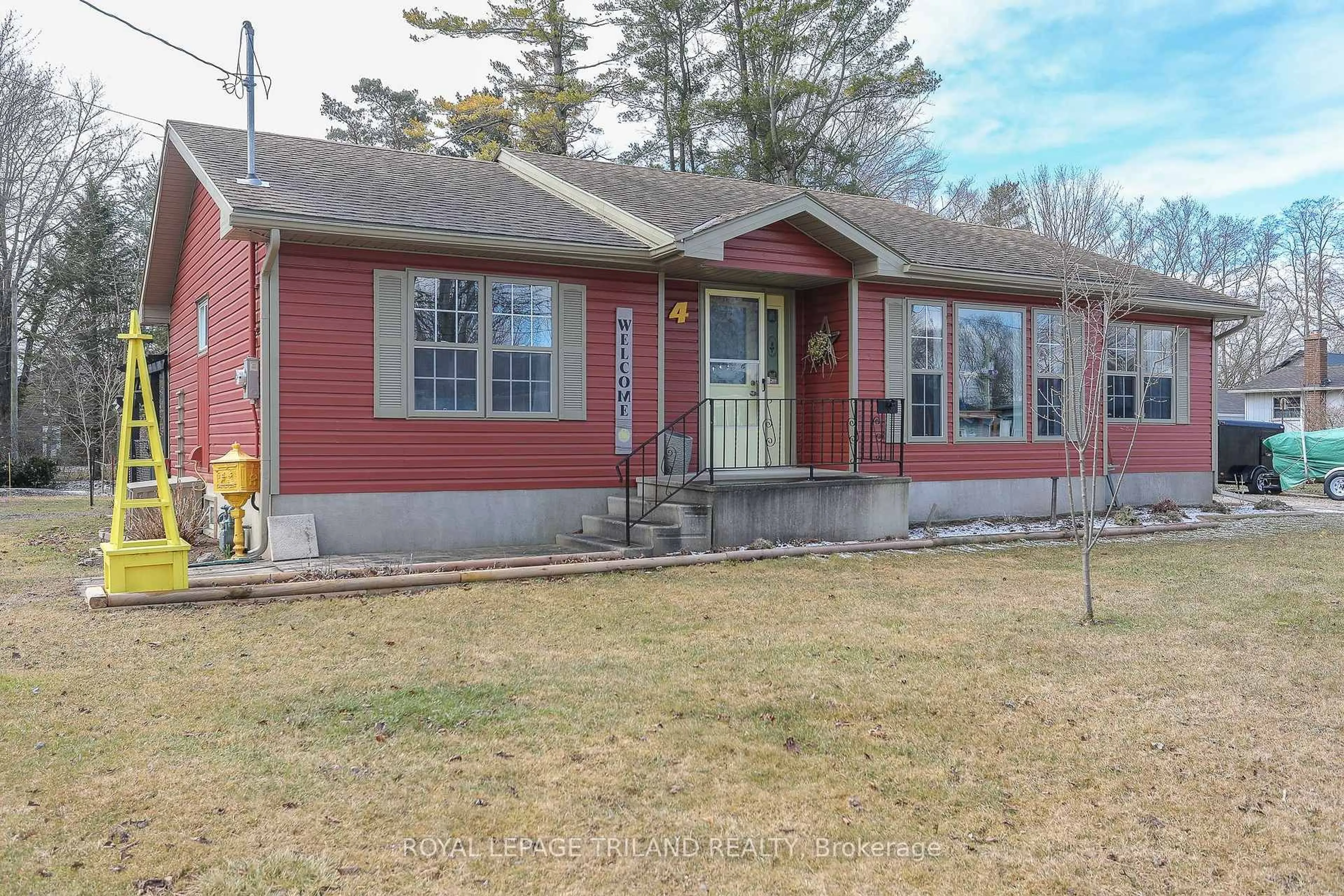 Home with vinyl exterior material, street for 4 Grace Crt, Bayham Ontario N0J 1T0