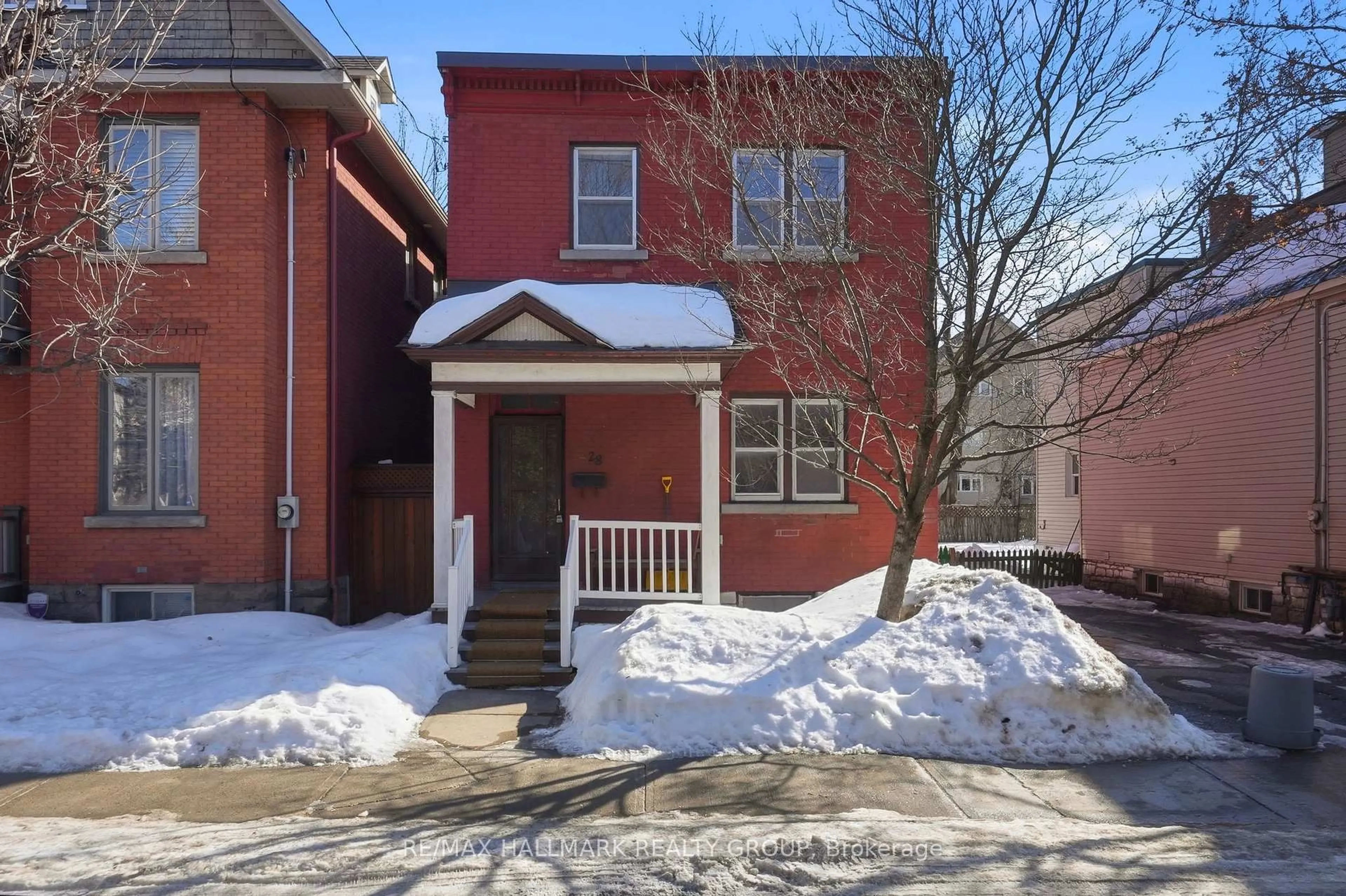 Unknown for 28 Lewis St, Ottawa Ontario K2P 0S3