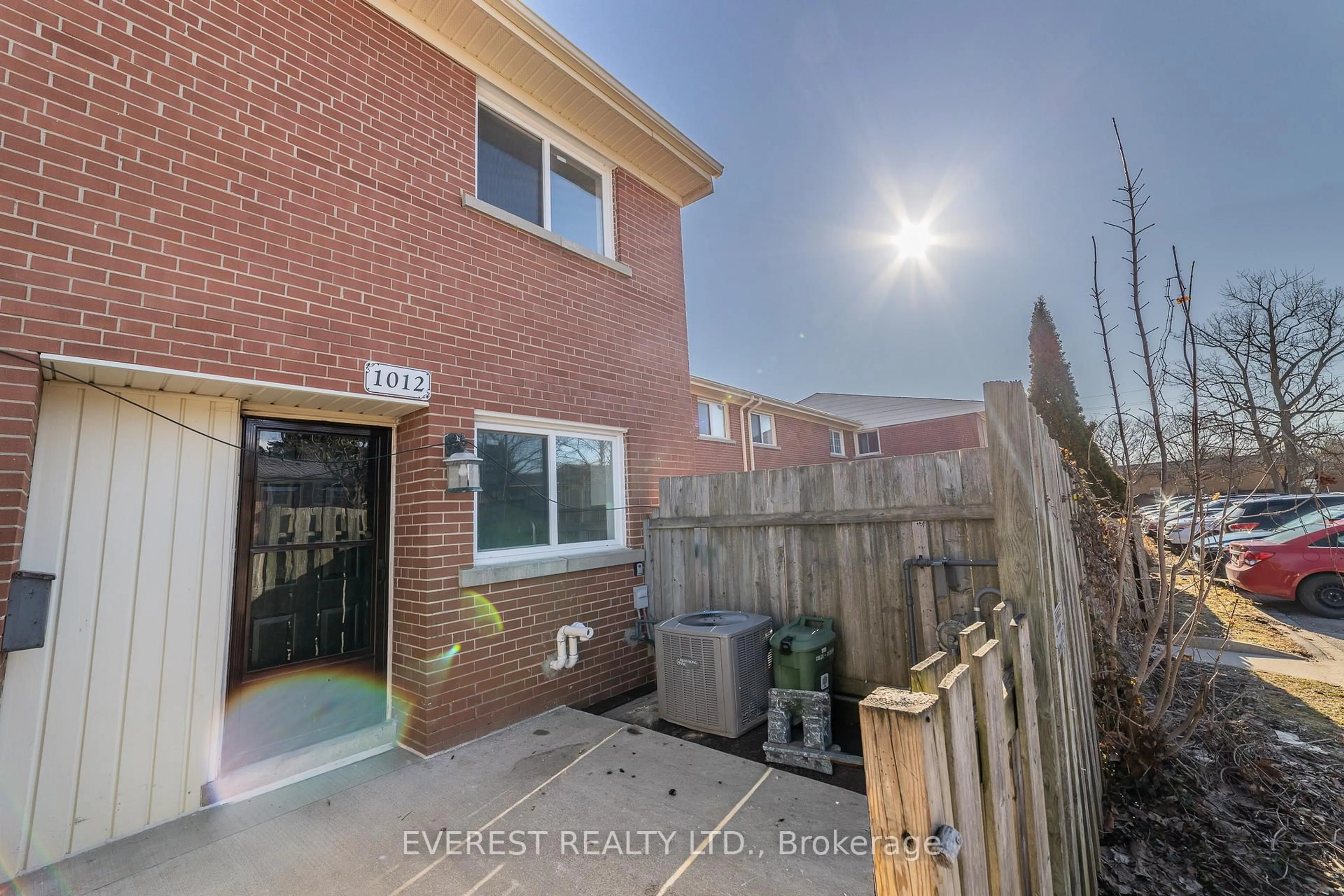 Unknown for 1012 Kipps Lane #12, London East Ontario N5Y 4S5