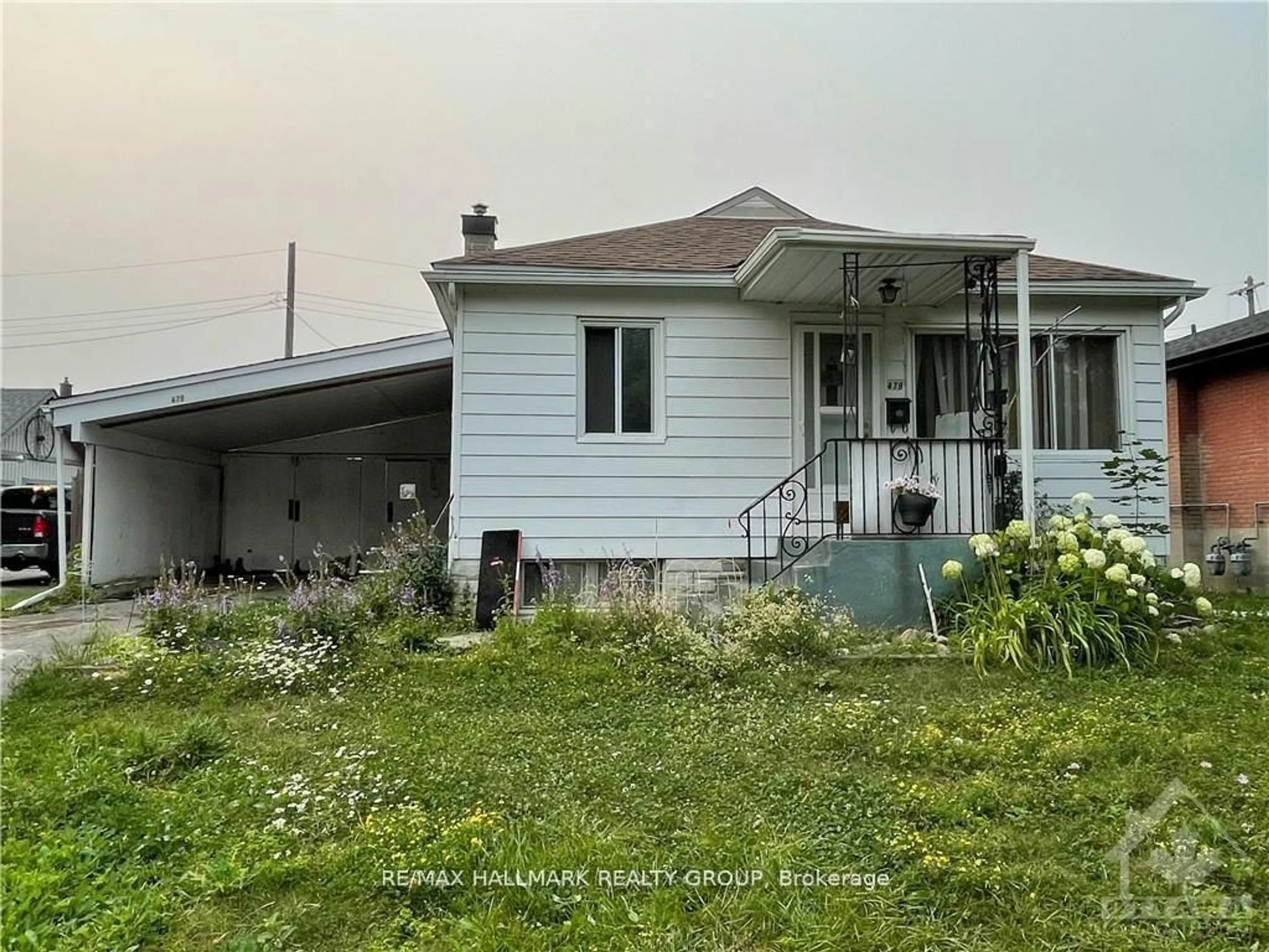 Home with vinyl exterior material, unknown for 479 Newman Ave, Ottawa Ontario K1K 1N8