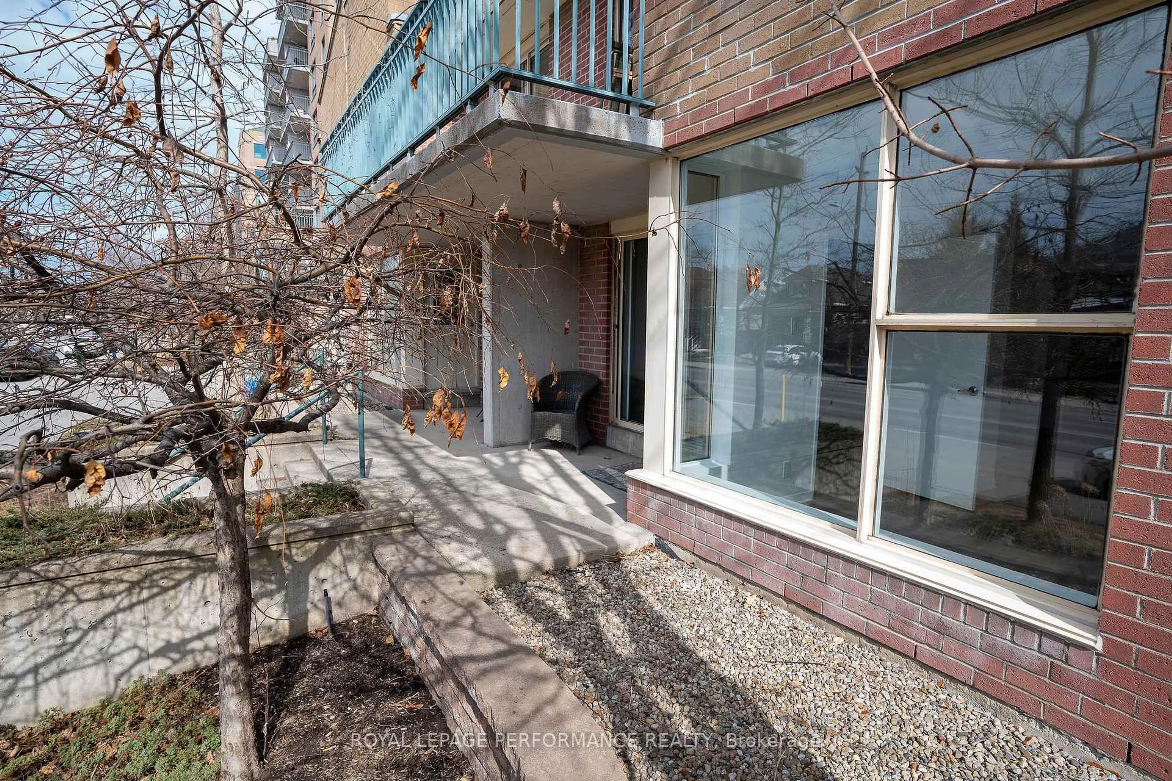 Patio, street for 45 Holland Ave #102, Ottawa Ontario K1Y 4S3
