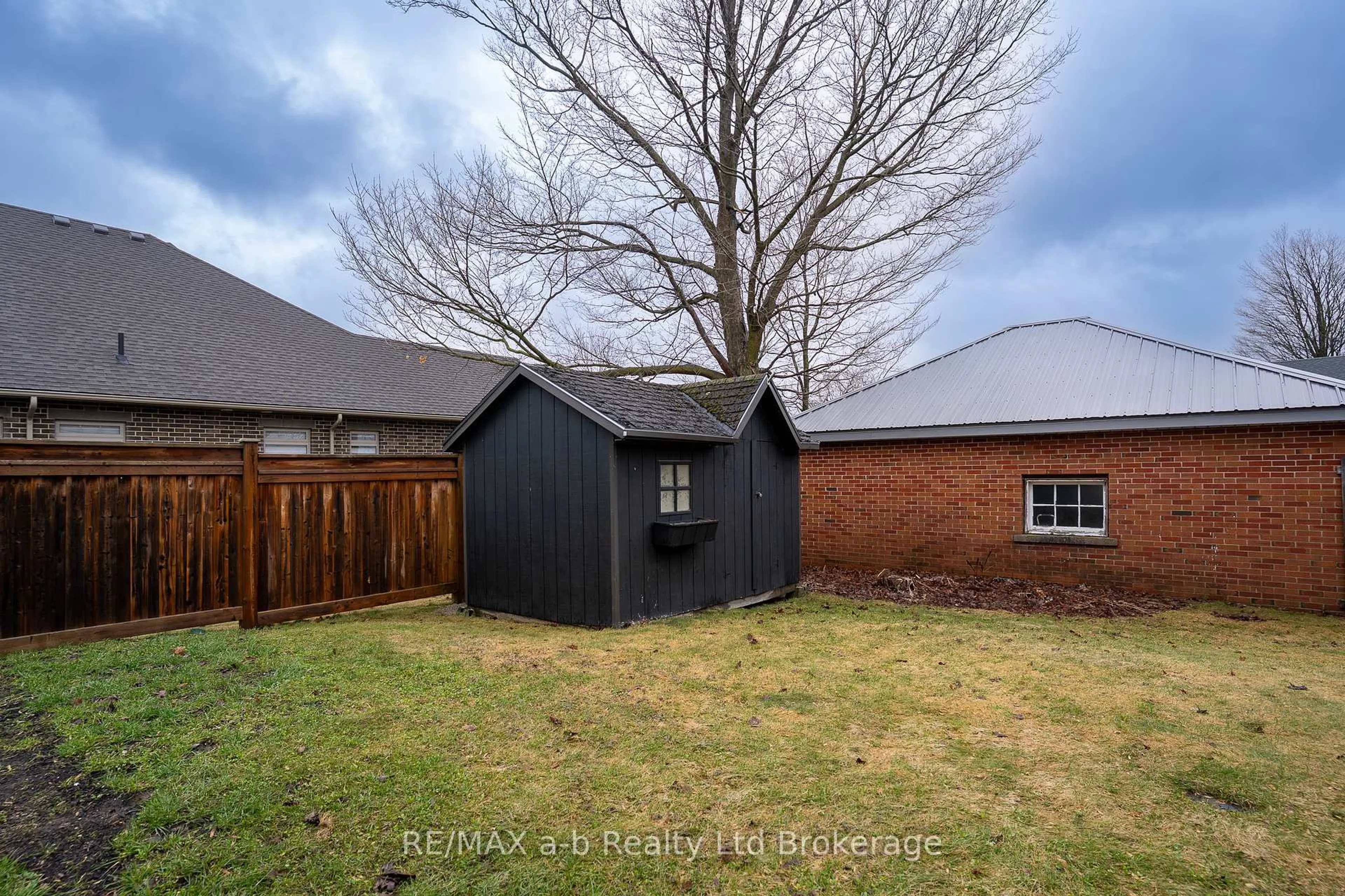 Unknown for 4 GEORGE St, Norwich Ontario N0J 1P0