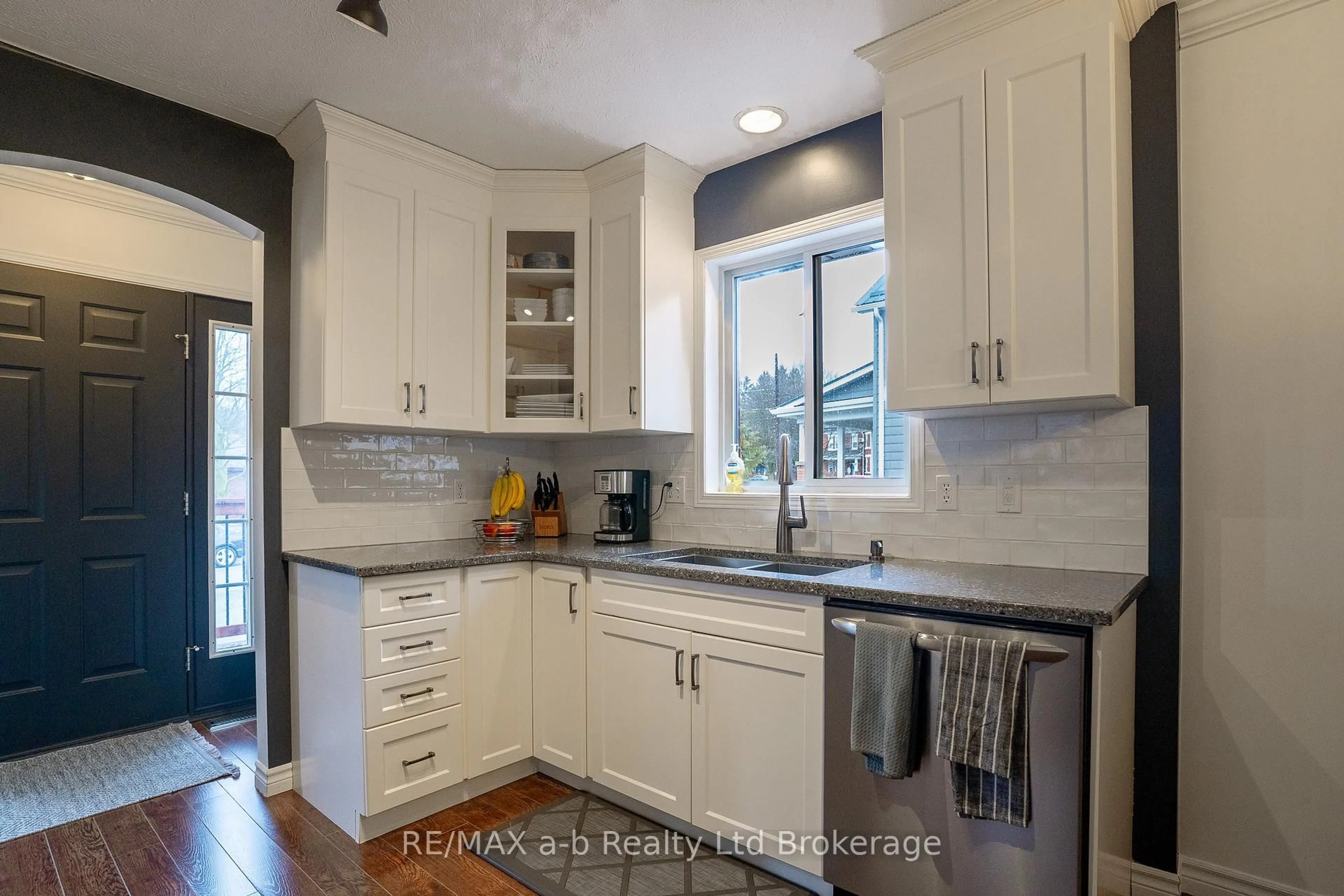 Unknown for 4 GEORGE St, Norwich Ontario N0J 1P0